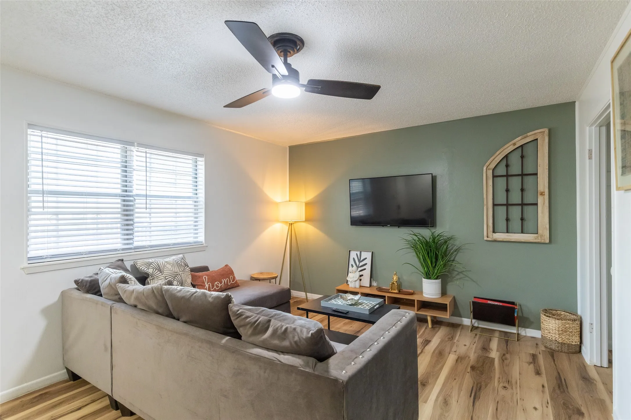 Condominium For Sale in Taylor County , 4501 N 2nd Street, Abilene, Texas 79603, 3 Bedroom, 2 Bathroom, Garage spaces, 1,280 Sqft, built in 1964, mls#21373849, Real Estate Agent in Abilene, Homes For Sale in Taylor county, Homes For Sale in Abilene, Realtor in Abilene Texas, Real Estate Brokerage Independent Realty Texas, Luminita Cordes Realtor