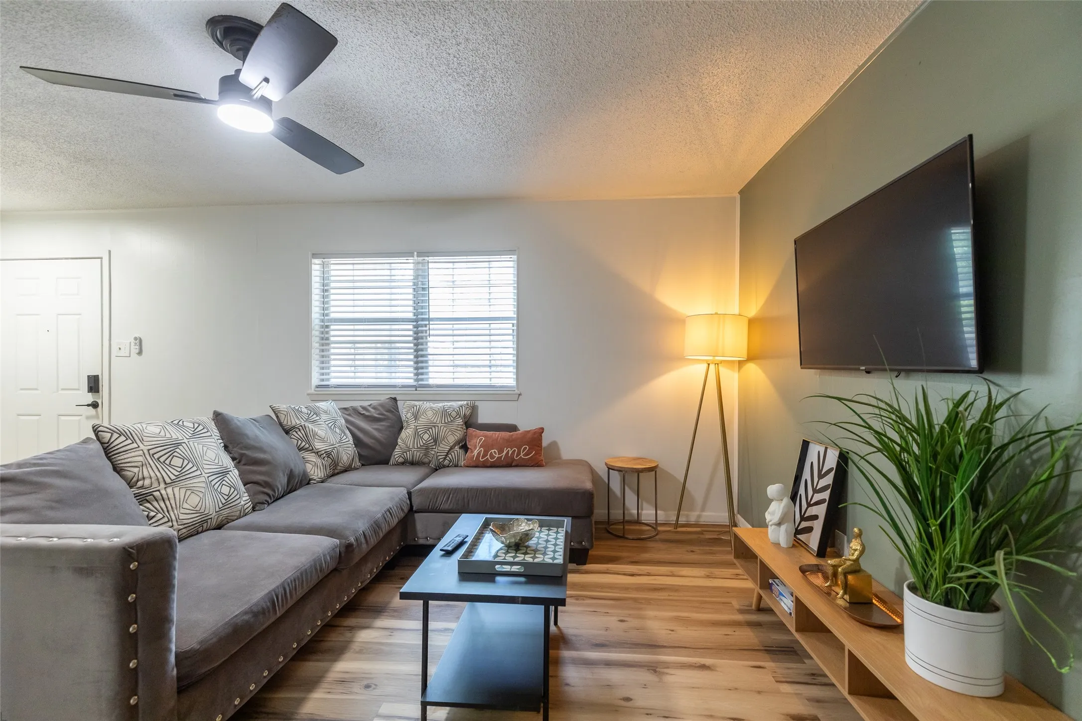 Condominium For Sale in Taylor County , 4501 N 2nd Street, Abilene, Texas 79603, 3 Bedroom, 2 Bathroom, Garage spaces, 1,280 Sqft, built in 1964, mls#21373849, Real Estate Agent in Abilene, Homes For Sale in Taylor county, Homes For Sale in Abilene, Realtor in Abilene Texas, Real Estate Brokerage Independent Realty Texas, Luminita Cordes Realtor