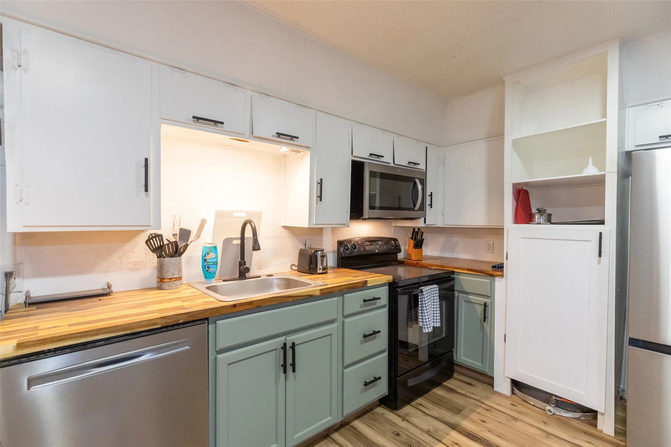 Condominium For Sale in Taylor County , 4501 N 2nd Street, Abilene, Texas 79603, 3 Bedroom, 2 Bathroom, Garage spaces, 1,280 Sqft, built in 1964, mls#21373849, Real Estate Agent in Abilene, Homes For Sale in Taylor county, Homes For Sale in Abilene, Realtor in Abilene Texas, Real Estate Brokerage Independent Realty Texas, Luminita Cordes Realtor
