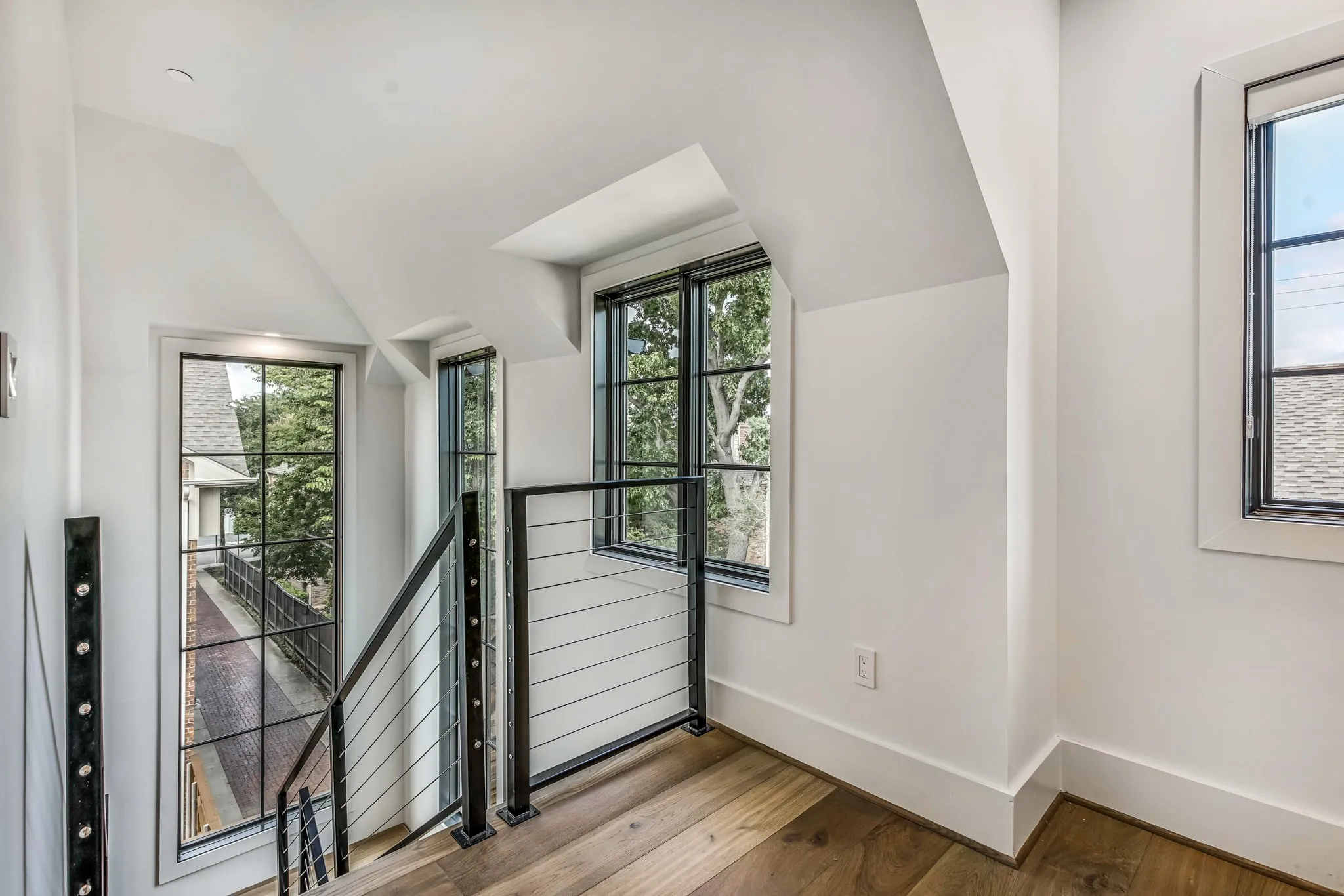 Condominium For Rent in Dallas County , 3428 Daniel Avenue 5, University Park, Texas 75205, 2 Bedroom, 2 Bathroom, 2 Garage spaces, 1,771 Sqft, built in 2023, mls#21376364, Real Estate Agent in University Park, Homes For Rent in Dallas county, Homes For Rent in University Park, Realtor in University Park Texas, Real Estate Brokerage Independent Realty Texas, Luminita Cordes Realtor