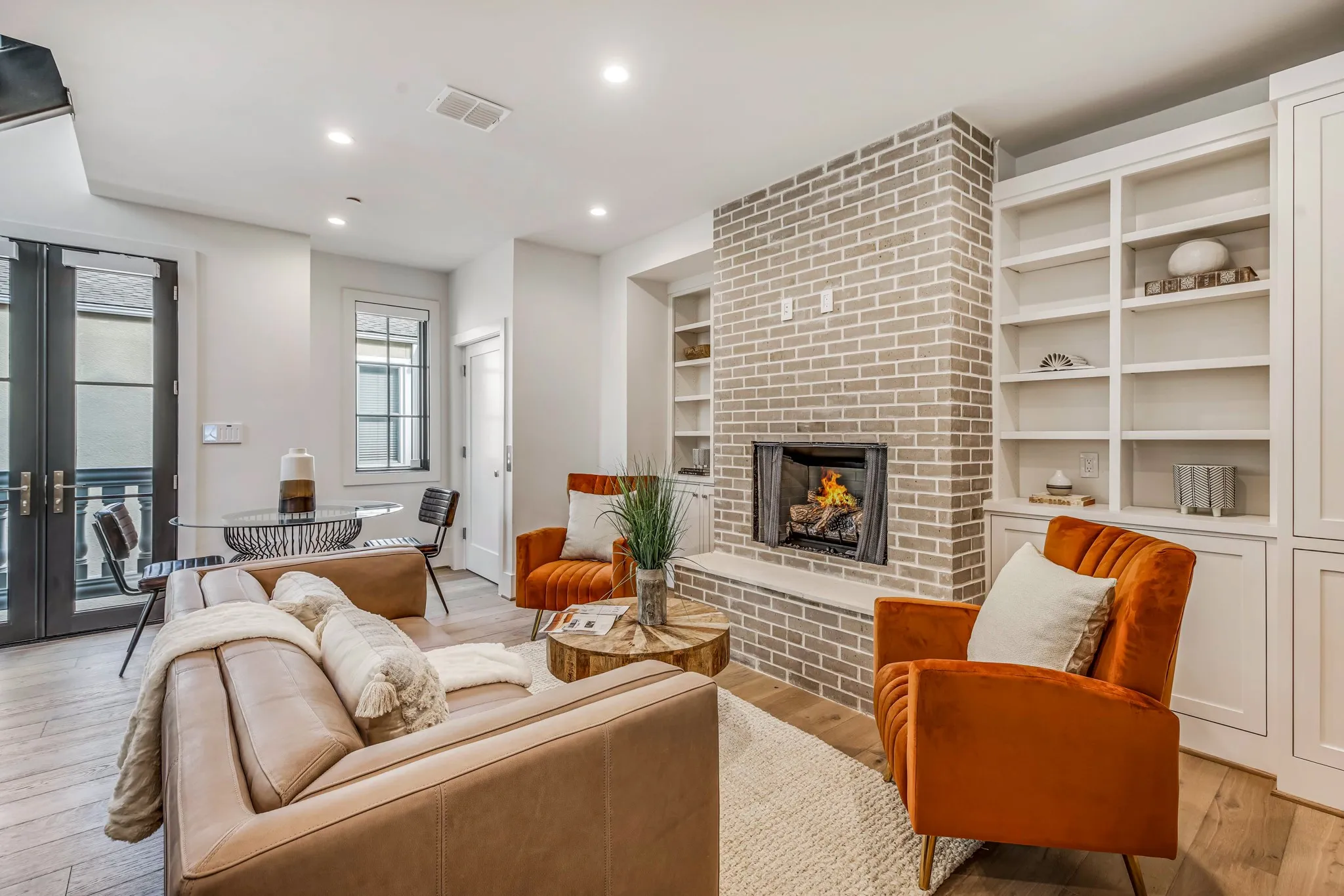 Condominium For Rent in Dallas County , 3428 Daniel Avenue 5, University Park, Texas 75205, 2 Bedroom, 2 Bathroom, 2 Garage spaces, 1,771 Sqft, built in 2023, mls#21376364, Real Estate Agent in University Park, Homes For Rent in Dallas county, Homes For Rent in University Park, Realtor in University Park Texas, Real Estate Brokerage Independent Realty Texas, Luminita Cordes Realtor