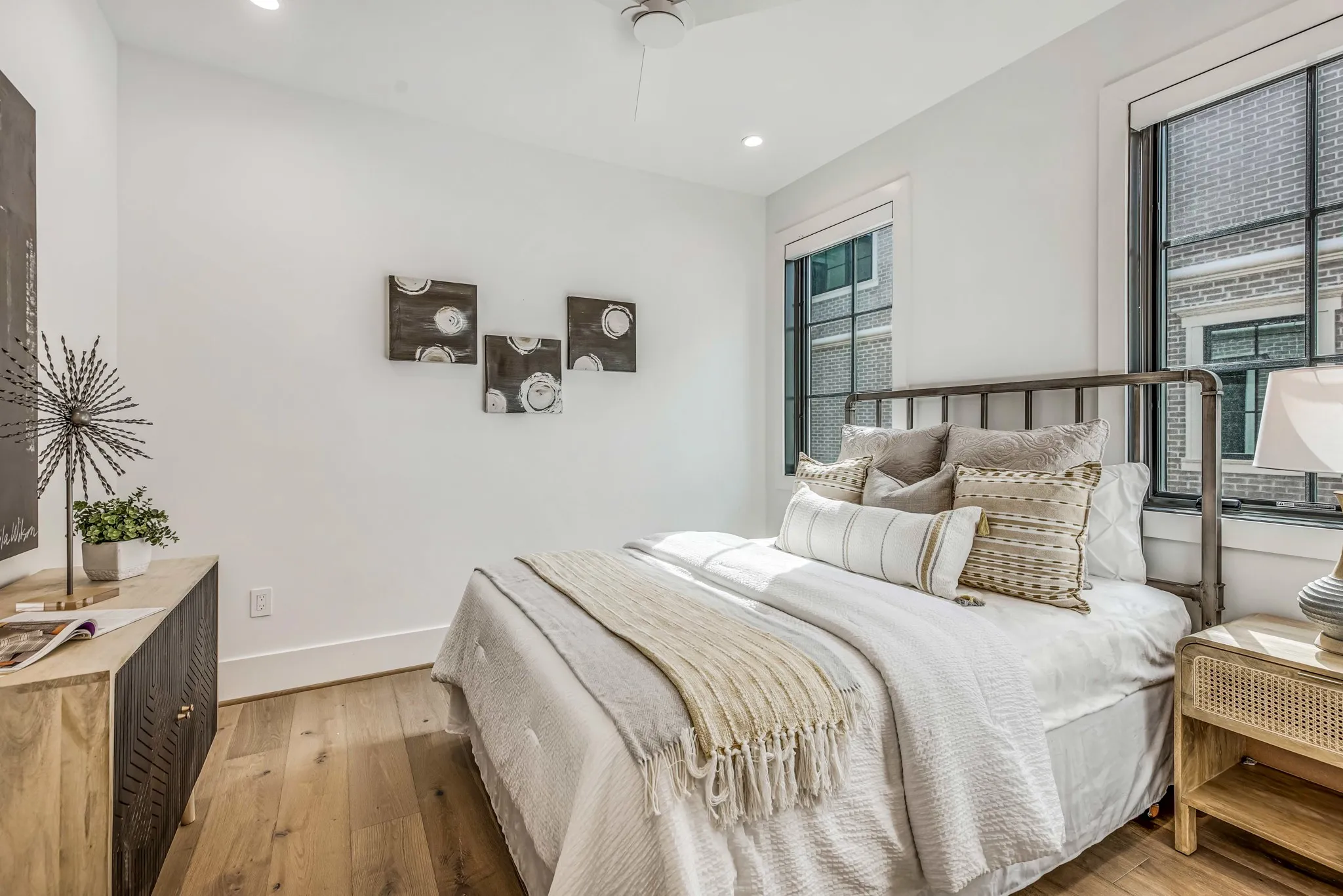 Condominium For Rent in Dallas County , 3428 Daniel Avenue 5, University Park, Texas 75205, 2 Bedroom, 2 Bathroom, 2 Garage spaces, 1,771 Sqft, built in 2023, mls#21376364, Real Estate Agent in University Park, Homes For Rent in Dallas county, Homes For Rent in University Park, Realtor in University Park Texas, Real Estate Brokerage Independent Realty Texas, Luminita Cordes Realtor