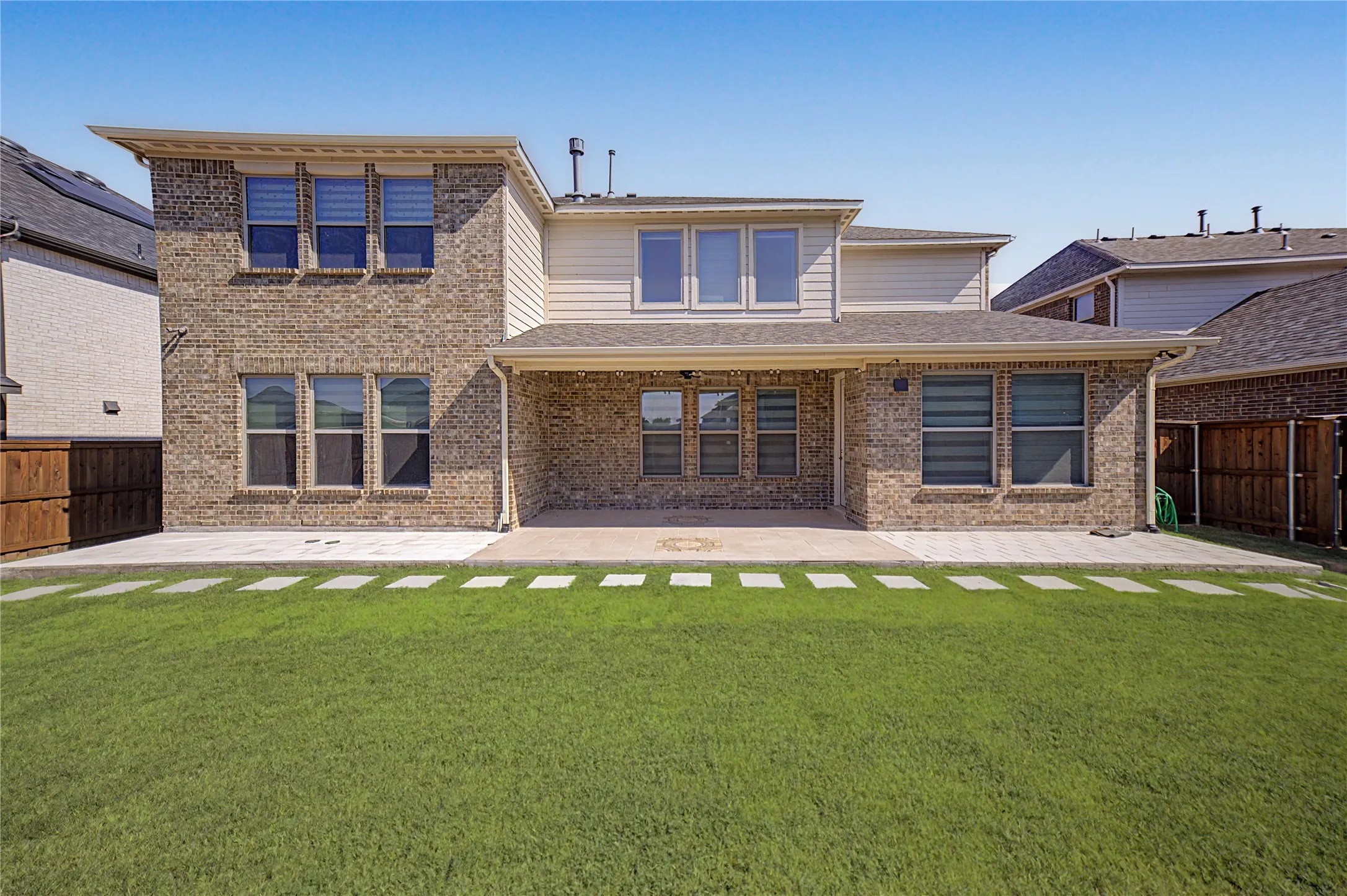 Single Family Residence For Sale in Denton County , 1457 Brent Knoll Drive, Frisco, Texas 75033, 5 Bedroom, 5 Bathroom, 2 Garage spaces, 4,262 Sqft, built in 2020, mls#21376395, Real Estate Agent in Frisco, Homes For Sale in Denton county, Homes For Sale in Frisco, Realtor in Frisco Texas, Real Estate Brokerage Independent Realty Texas, Luminita Cordes Realtor