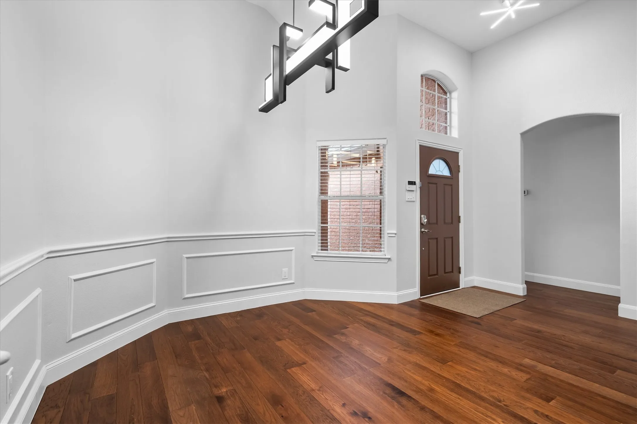 Single Family Residence For Sale in Tarrant County , 5541 Flynn Court, Fort Worth, Texas 76137, 3 Bedroom, 2 Bathroom, 2 Garage spaces, 1,853 Sqft, built in 2000, mls#21367652, Real Estate Agent in Fort Worth, Homes For Sale in Tarrant county, Homes For Sale in Fort Worth, Realtor in Fort Worth Texas, Real Estate Brokerage Independent Realty Texas, Luminita Cordes Realtor