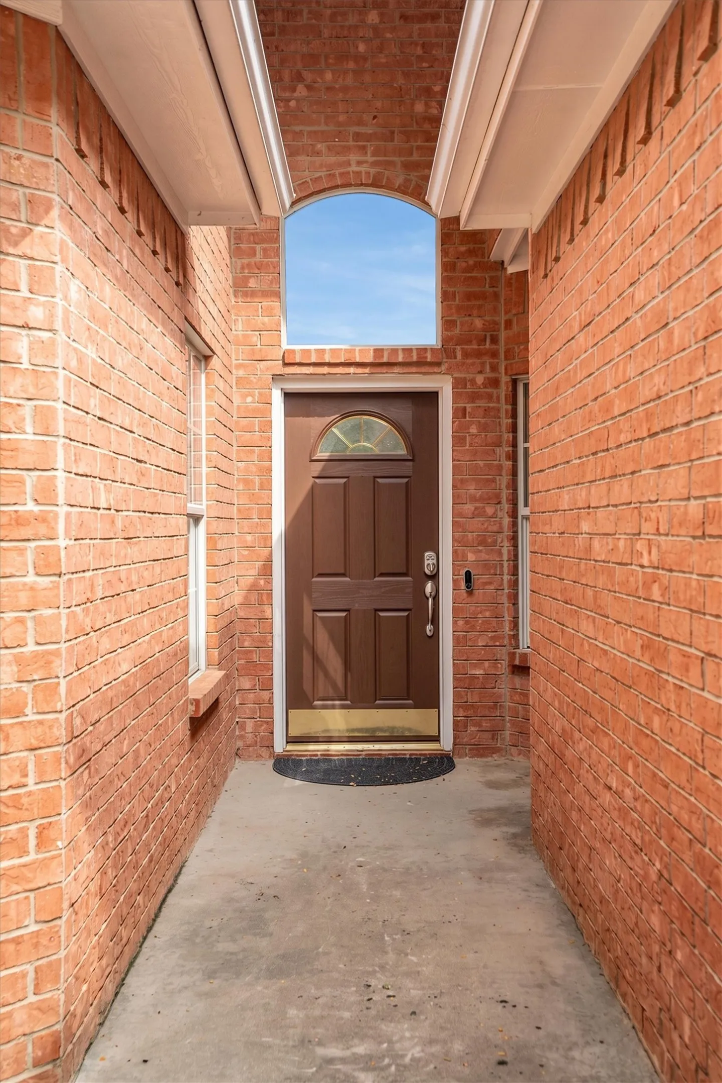 Single Family Residence For Sale in Tarrant County , 5541 Flynn Court, Fort Worth, Texas 76137, 3 Bedroom, 2 Bathroom, 2 Garage spaces, 1,853 Sqft, built in 2000, mls#21367652, Real Estate Agent in Fort Worth, Homes For Sale in Tarrant county, Homes For Sale in Fort Worth, Realtor in Fort Worth Texas, Real Estate Brokerage Independent Realty Texas, Luminita Cordes Realtor