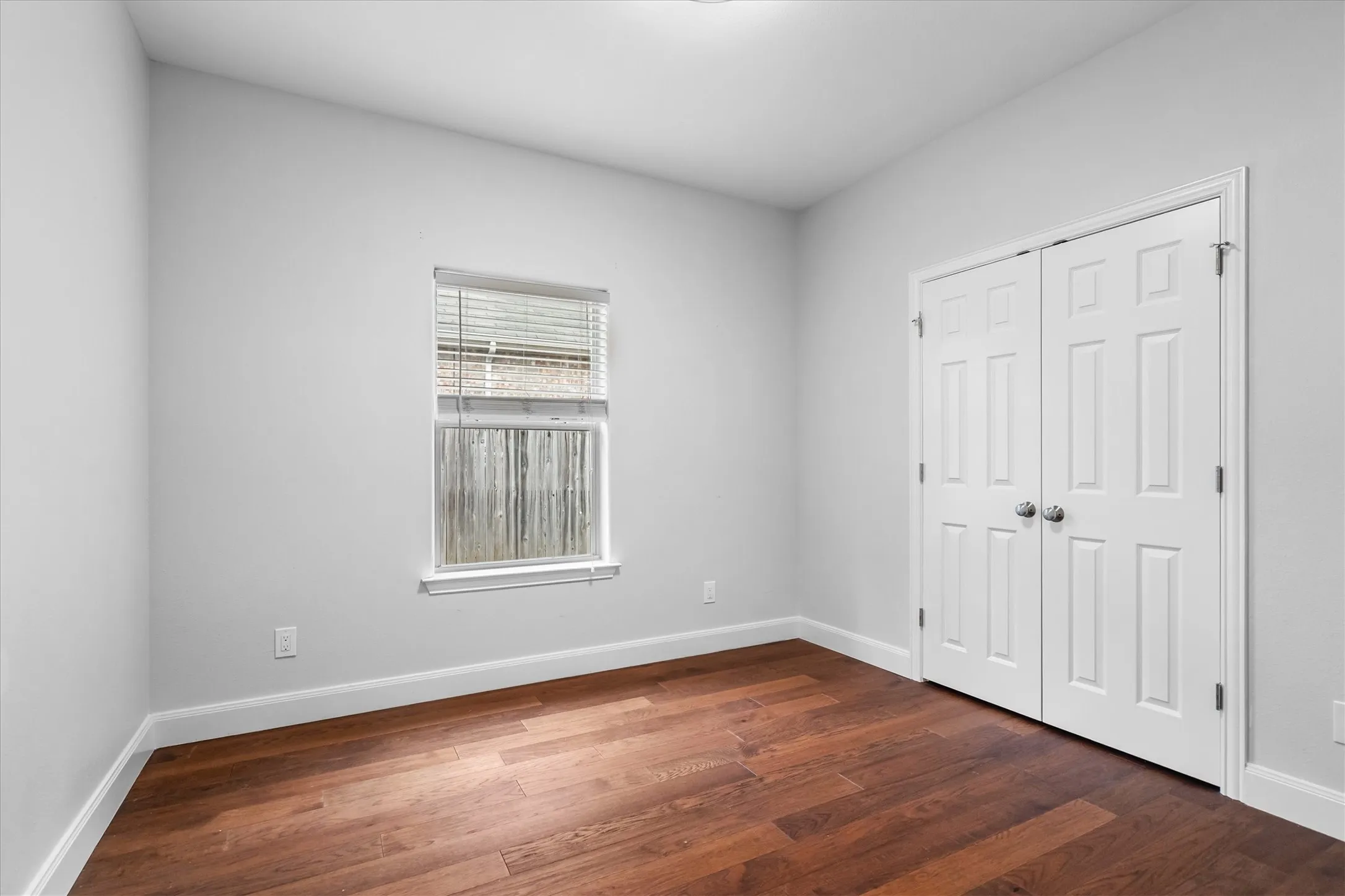 Single Family Residence For Sale in Tarrant County , 5541 Flynn Court, Fort Worth, Texas 76137, 3 Bedroom, 2 Bathroom, 2 Garage spaces, 1,853 Sqft, built in 2000, mls#21367652, Real Estate Agent in Fort Worth, Homes For Sale in Tarrant county, Homes For Sale in Fort Worth, Realtor in Fort Worth Texas, Real Estate Brokerage Independent Realty Texas, Luminita Cordes Realtor