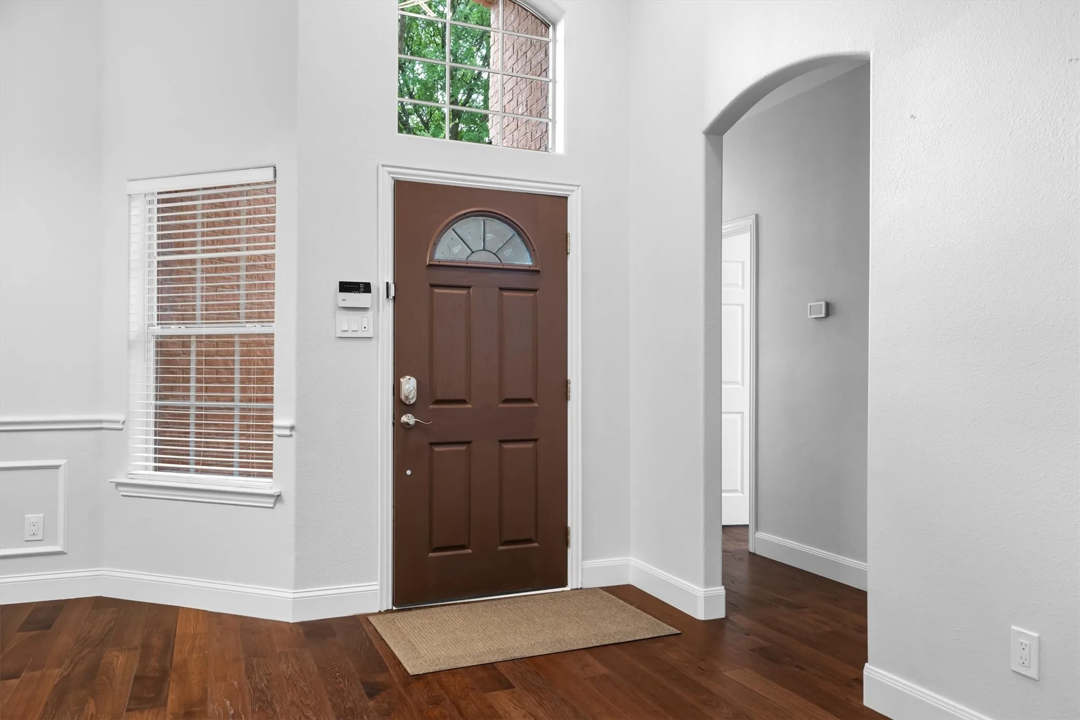 Single Family Residence For Sale in Tarrant County , 5541 Flynn Court, Fort Worth, Texas 76137, 3 Bedroom, 2 Bathroom, 2 Garage spaces, 1,853 Sqft, built in 2000, mls#21367652, Real Estate Agent in Fort Worth, Homes For Sale in Tarrant county, Homes For Sale in Fort Worth, Realtor in Fort Worth Texas, Real Estate Brokerage Independent Realty Texas, Luminita Cordes Realtor
