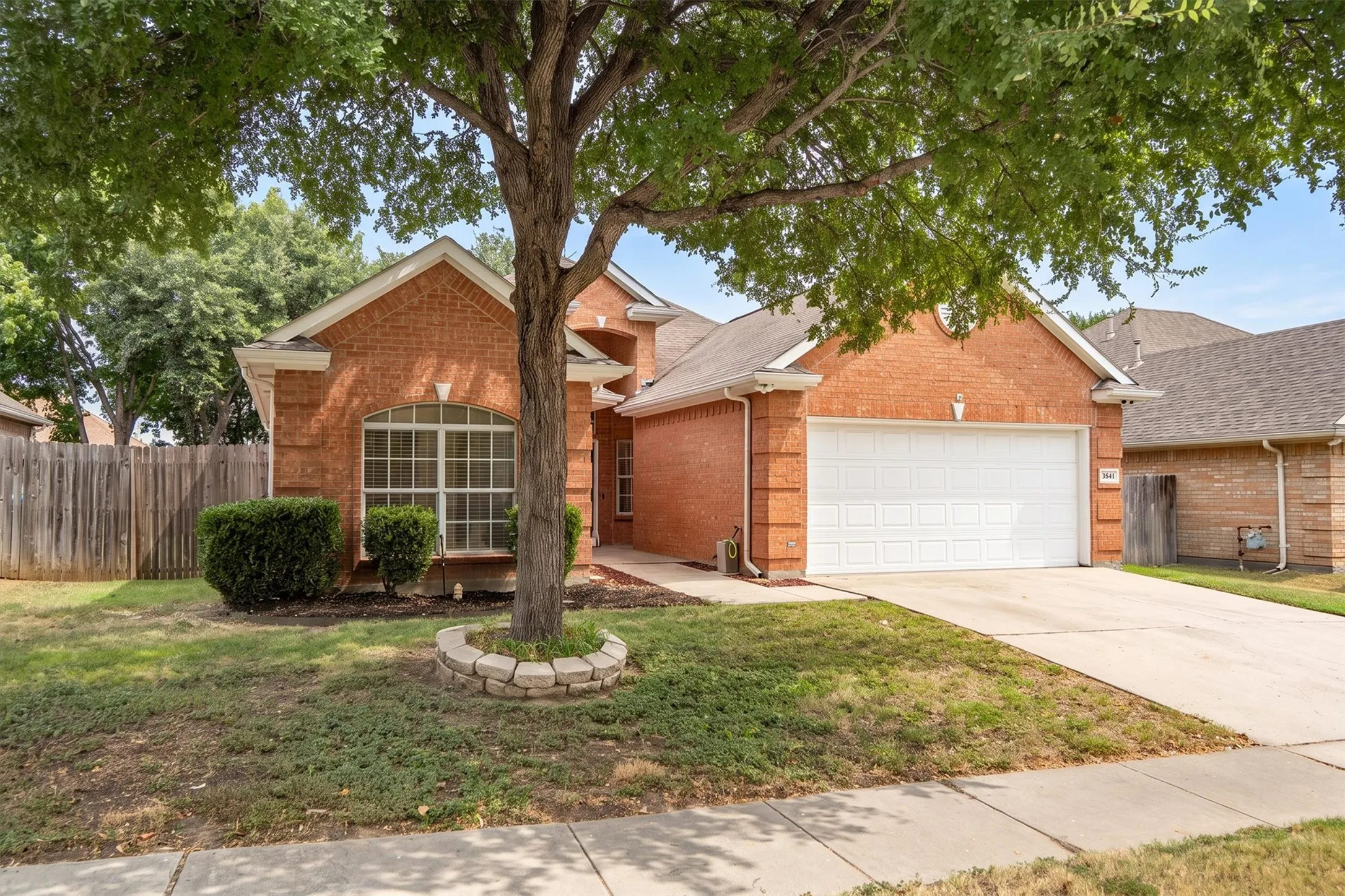 Single Family Residence For Sale in Tarrant County , 5541 Flynn Court, Fort Worth, Texas 76137, 3 Bedroom, 2 Bathroom, 2 Garage spaces, 1,853 Sqft, built in 2000, mls#21367652, Real Estate Agent in Fort Worth, Homes For Sale in Tarrant county, Homes For Sale in Fort Worth, Realtor in Fort Worth Texas, Real Estate Brokerage Independent Realty Texas, Luminita Cordes Realtor