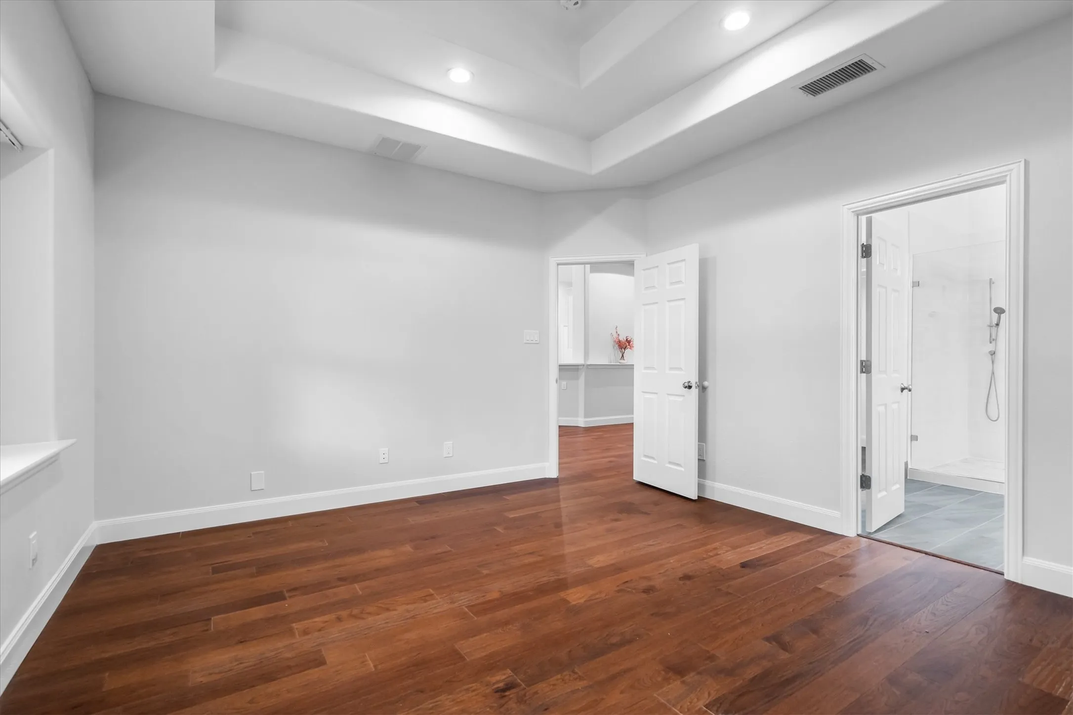 Single Family Residence For Sale in Tarrant County , 5541 Flynn Court, Fort Worth, Texas 76137, 3 Bedroom, 2 Bathroom, 2 Garage spaces, 1,853 Sqft, built in 2000, mls#21367652, Real Estate Agent in Fort Worth, Homes For Sale in Tarrant county, Homes For Sale in Fort Worth, Realtor in Fort Worth Texas, Real Estate Brokerage Independent Realty Texas, Luminita Cordes Realtor