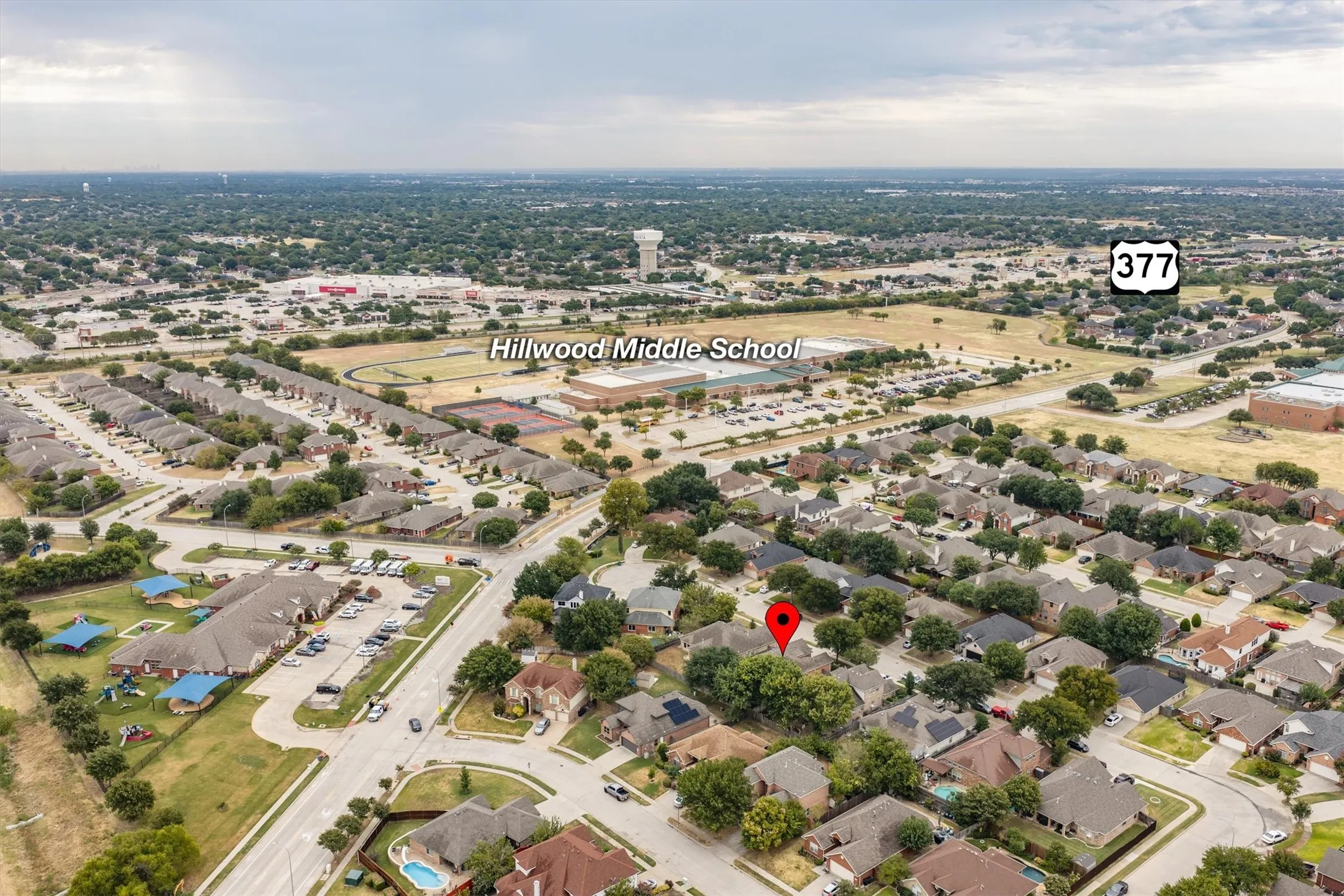 Single Family Residence For Sale in Tarrant County , 5541 Flynn Court, Fort Worth, Texas 76137, 3 Bedroom, 2 Bathroom, 2 Garage spaces, 1,853 Sqft, built in 2000, mls#21367652, Real Estate Agent in Fort Worth, Homes For Sale in Tarrant county, Homes For Sale in Fort Worth, Realtor in Fort Worth Texas, Real Estate Brokerage Independent Realty Texas, Luminita Cordes Realtor