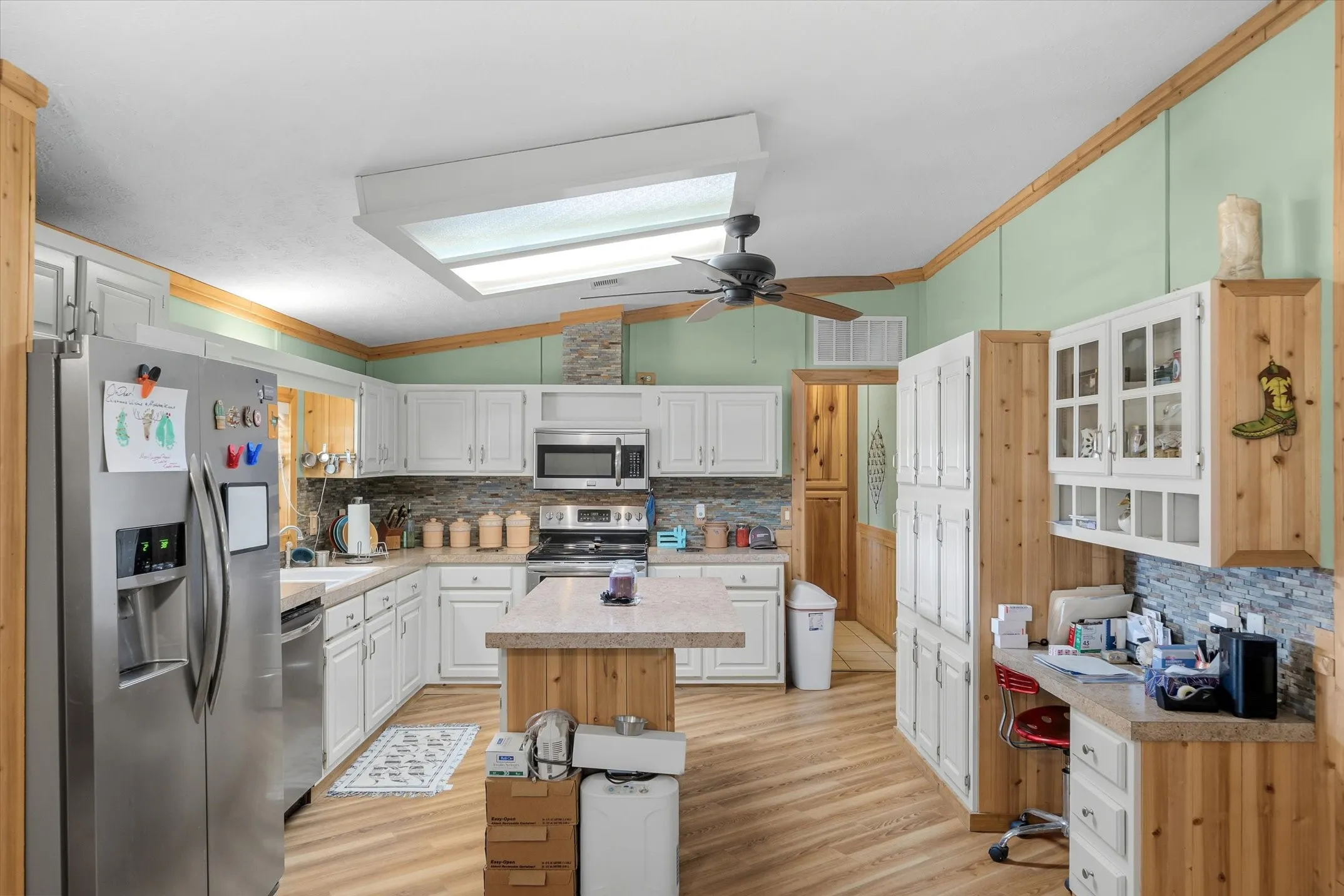 Mobile Home For Sale in Kaufman County , 3850 County Road 120, Wills Point, Texas 75169, 4 Bedroom, 2 Bathroom, 3 Garage spaces, 1,848 Sqft, built in 1998, mls#21369094, Real Estate Agent in Wills Point, Homes For Sale in Kaufman county, Homes For Sale in Wills Point, Realtor in Wills Point Texas, Real Estate Brokerage Independent Realty Texas, Luminita Cordes Realtor