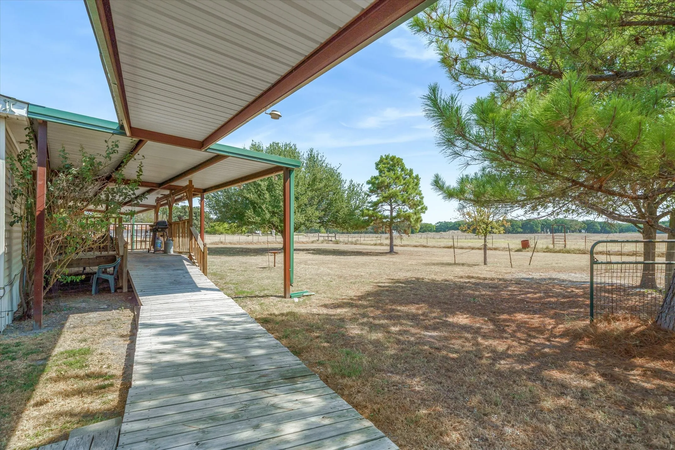 Mobile Home For Sale in Kaufman County , 3850 County Road 120, Wills Point, Texas 75169, 4 Bedroom, 2 Bathroom, 3 Garage spaces, 1,848 Sqft, built in 1998, mls#21369094, Real Estate Agent in Wills Point, Homes For Sale in Kaufman county, Homes For Sale in Wills Point, Realtor in Wills Point Texas, Real Estate Brokerage Independent Realty Texas, Luminita Cordes Realtor