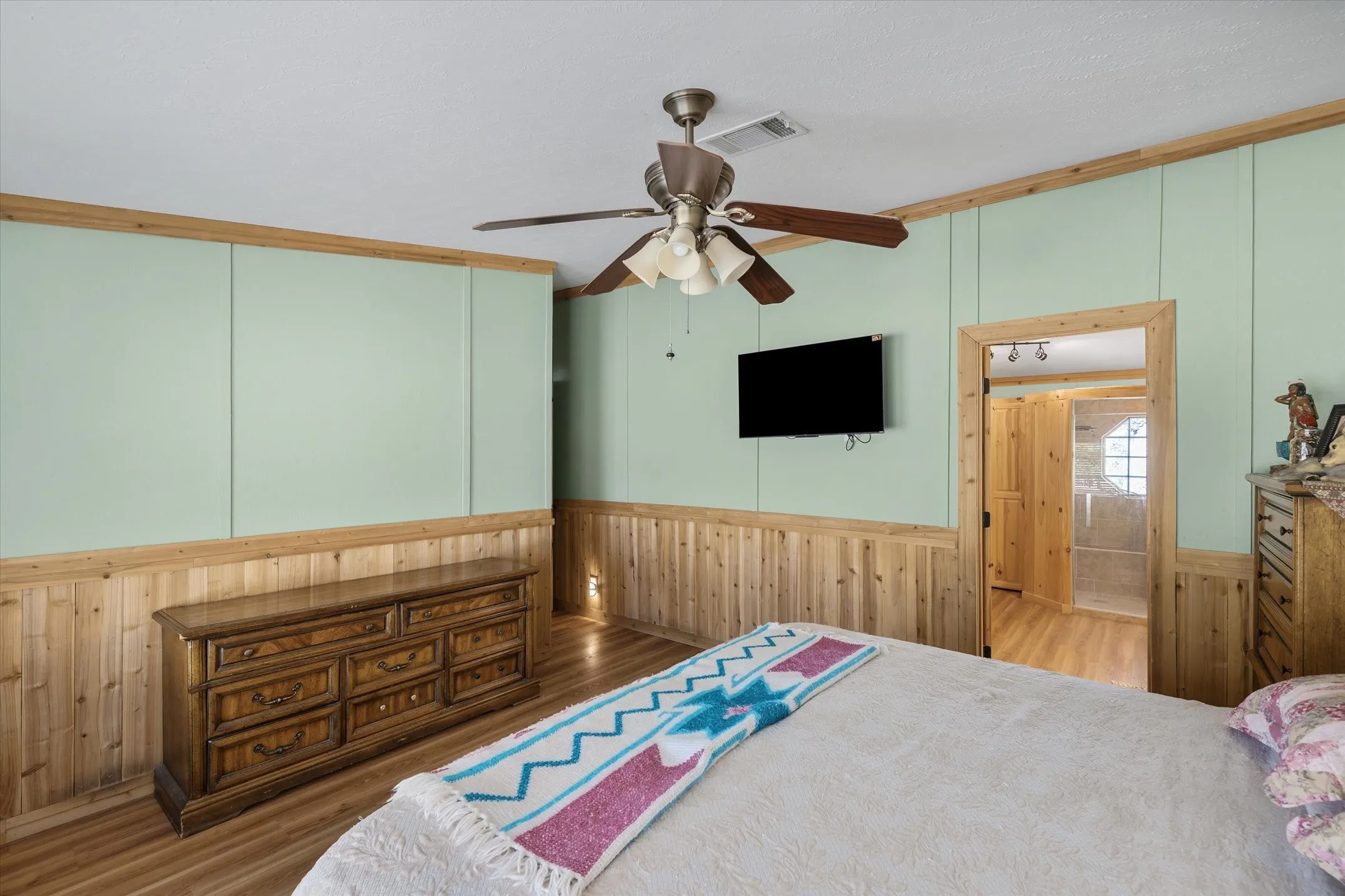Mobile Home For Sale in Kaufman County , 3850 County Road 120, Wills Point, Texas 75169, 4 Bedroom, 2 Bathroom, 3 Garage spaces, 1,848 Sqft, built in 1998, mls#21369094, Real Estate Agent in Wills Point, Homes For Sale in Kaufman county, Homes For Sale in Wills Point, Realtor in Wills Point Texas, Real Estate Brokerage Independent Realty Texas, Luminita Cordes Realtor