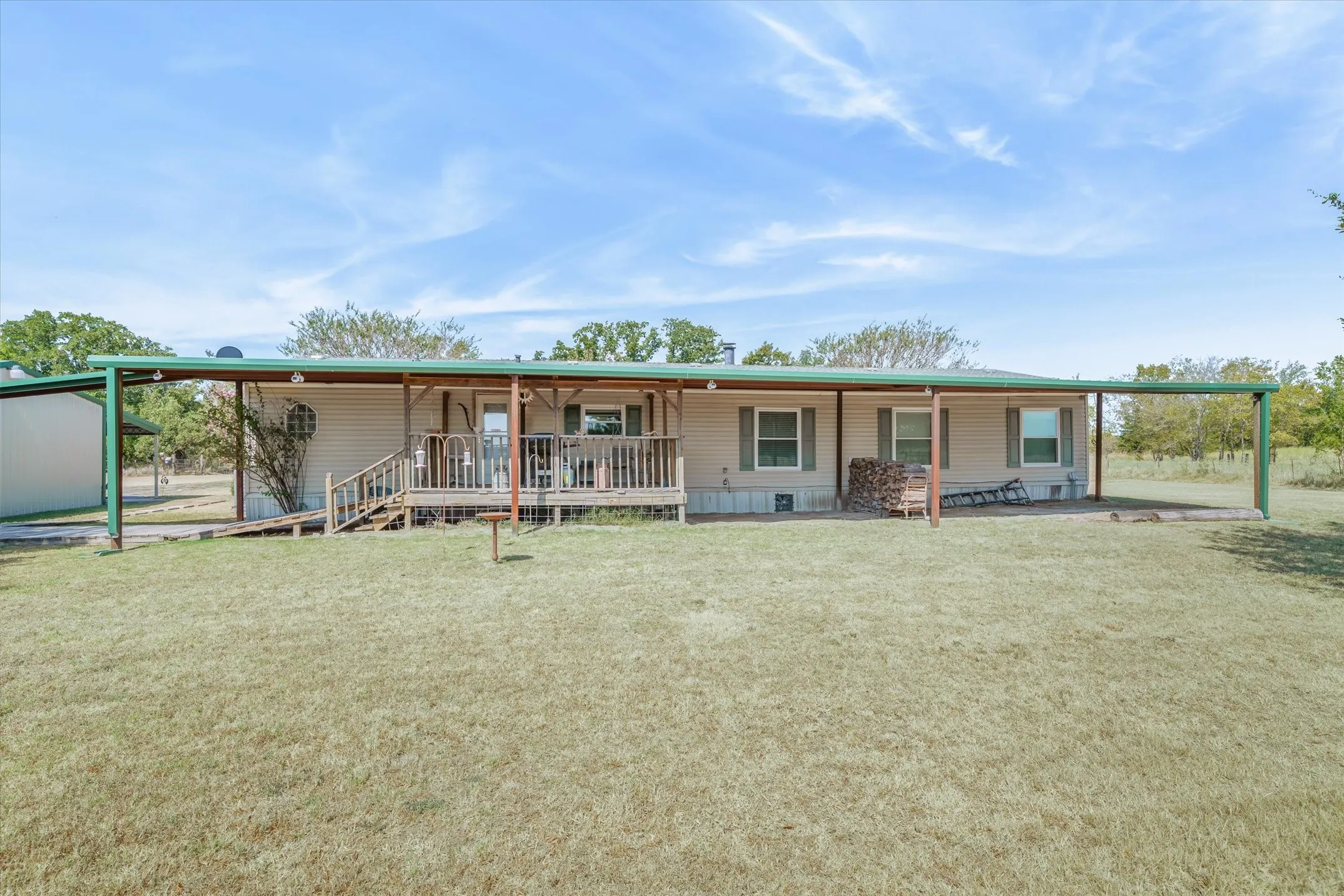 Mobile Home For Sale in Kaufman County , 3850 County Road 120, Wills Point, Texas 75169, 4 Bedroom, 2 Bathroom, 3 Garage spaces, 1,848 Sqft, built in 1998, mls#21369094, Real Estate Agent in Wills Point, Homes For Sale in Kaufman county, Homes For Sale in Wills Point, Realtor in Wills Point Texas, Real Estate Brokerage Independent Realty Texas, Luminita Cordes Realtor