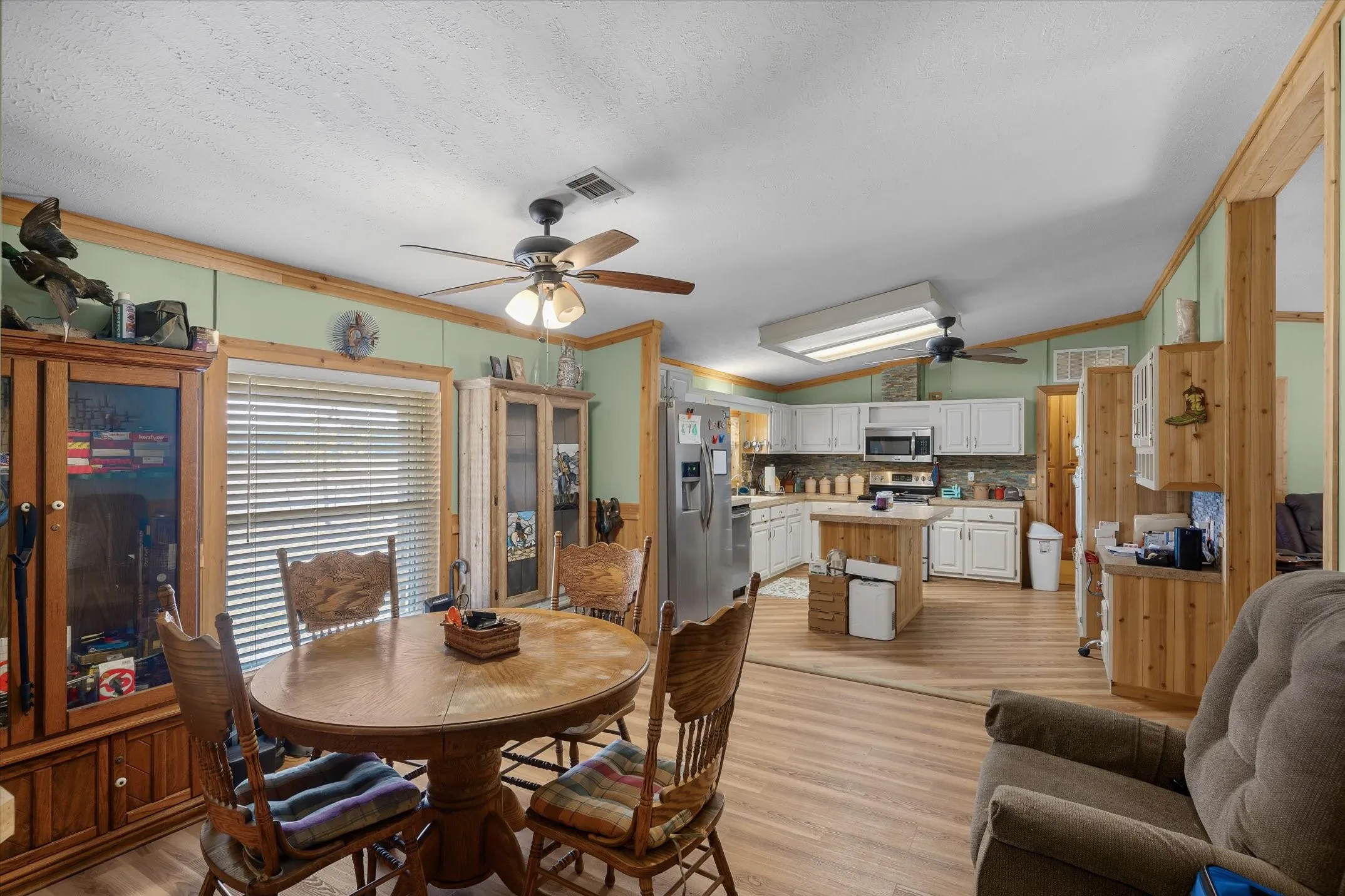 Mobile Home For Sale in Kaufman County , 3850 County Road 120, Wills Point, Texas 75169, 4 Bedroom, 2 Bathroom, 3 Garage spaces, 1,848 Sqft, built in 1998, mls#21369094, Real Estate Agent in Wills Point, Homes For Sale in Kaufman county, Homes For Sale in Wills Point, Realtor in Wills Point Texas, Real Estate Brokerage Independent Realty Texas, Luminita Cordes Realtor