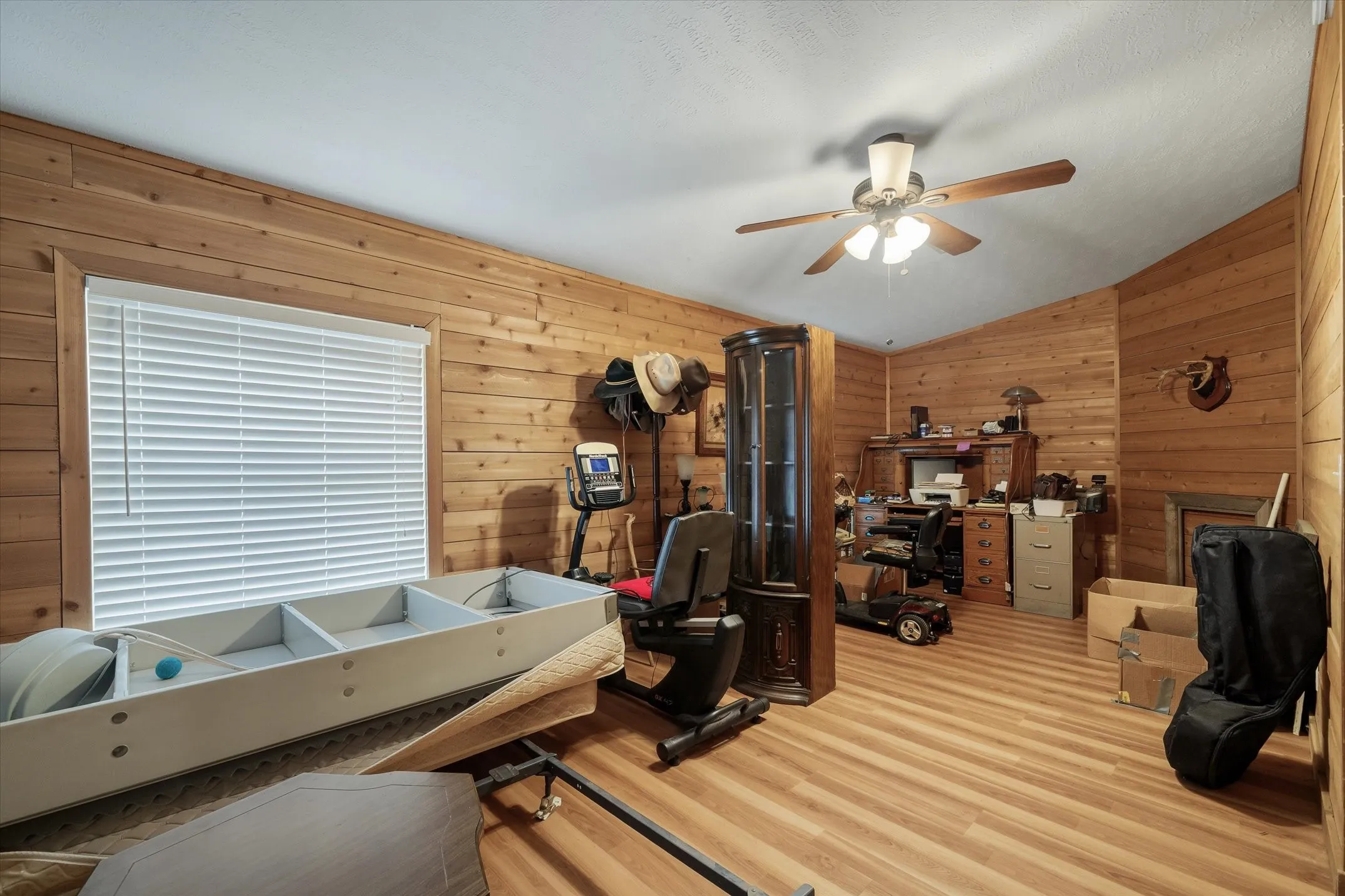 Mobile Home For Sale in Kaufman County , 3850 County Road 120, Wills Point, Texas 75169, 4 Bedroom, 2 Bathroom, 3 Garage spaces, 1,848 Sqft, built in 1998, mls#21369094, Real Estate Agent in Wills Point, Homes For Sale in Kaufman county, Homes For Sale in Wills Point, Realtor in Wills Point Texas, Real Estate Brokerage Independent Realty Texas, Luminita Cordes Realtor