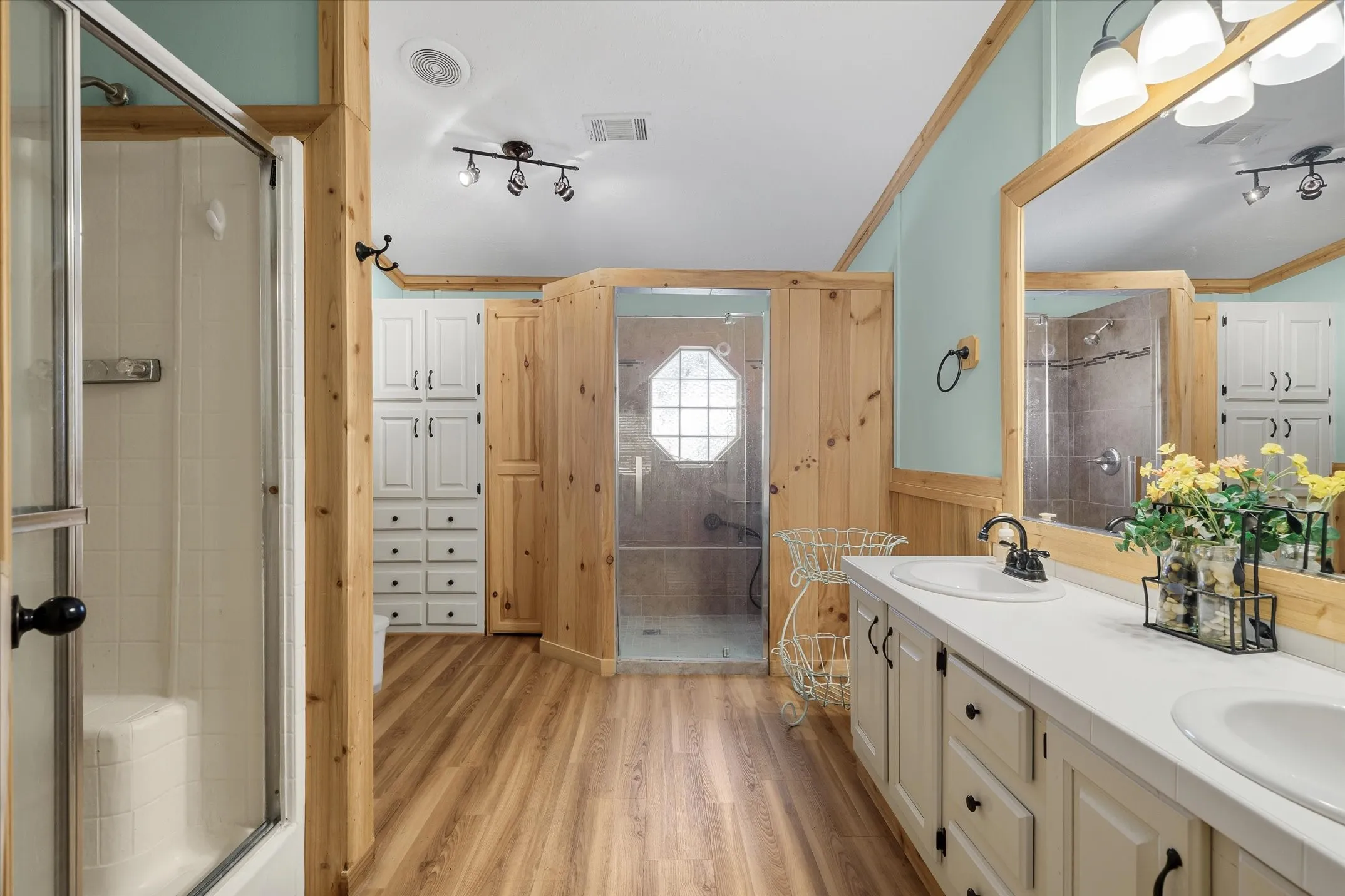 Mobile Home For Sale in Kaufman County , 3850 County Road 120, Wills Point, Texas 75169, 4 Bedroom, 2 Bathroom, 3 Garage spaces, 1,848 Sqft, built in 1998, mls#21369094, Real Estate Agent in Wills Point, Homes For Sale in Kaufman county, Homes For Sale in Wills Point, Realtor in Wills Point Texas, Real Estate Brokerage Independent Realty Texas, Luminita Cordes Realtor