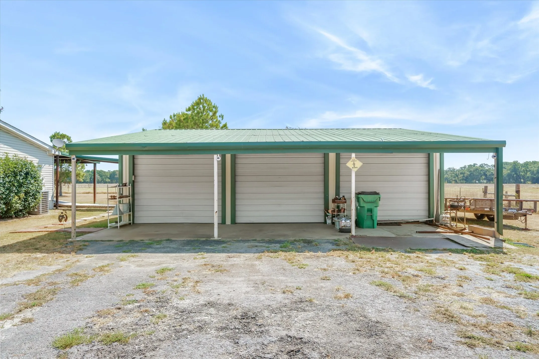 Mobile Home For Sale in Kaufman County , 3850 County Road 120, Wills Point, Texas 75169, 4 Bedroom, 2 Bathroom, 3 Garage spaces, 1,848 Sqft, built in 1998, mls#21369094, Real Estate Agent in Wills Point, Homes For Sale in Kaufman county, Homes For Sale in Wills Point, Realtor in Wills Point Texas, Real Estate Brokerage Independent Realty Texas, Luminita Cordes Realtor