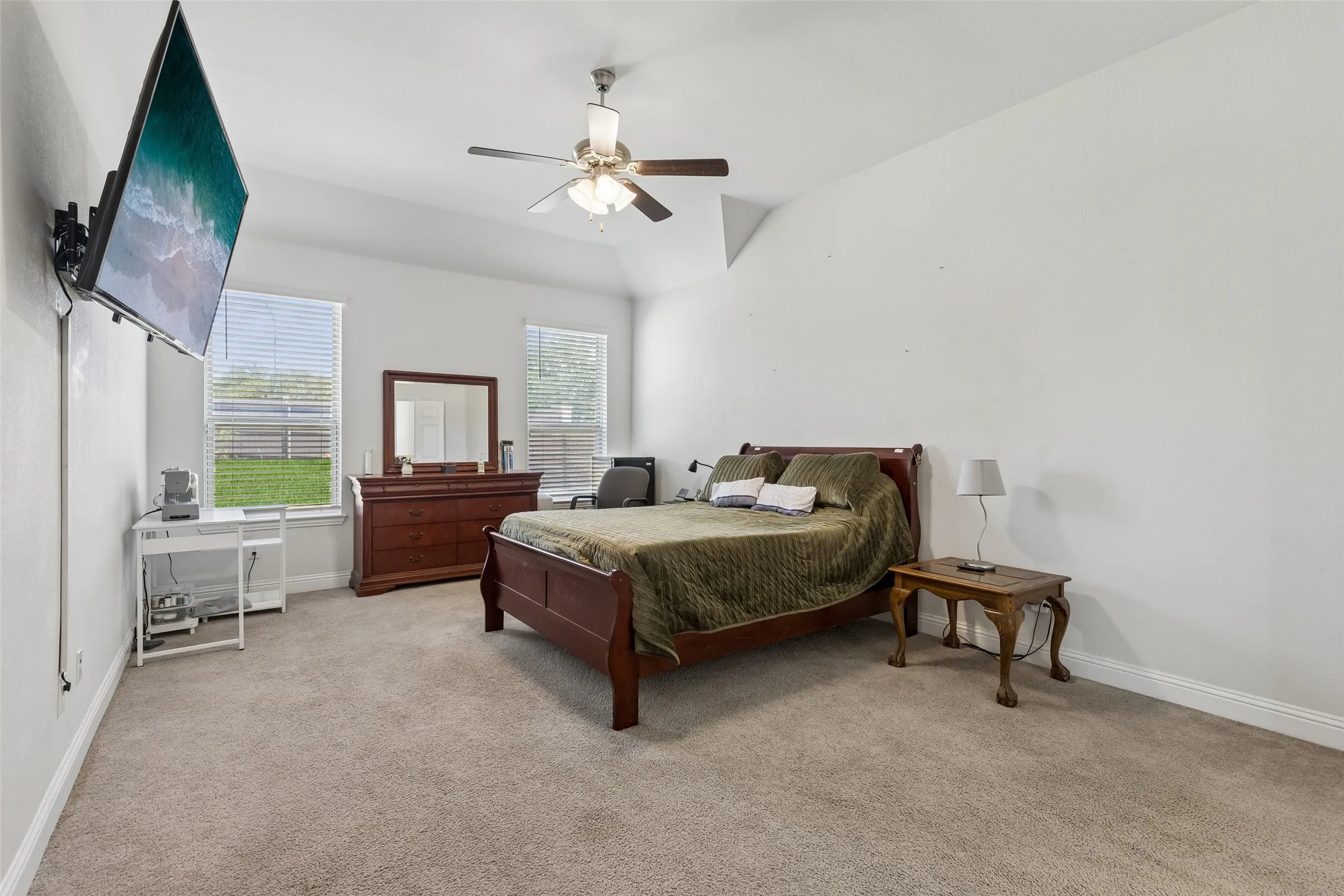 Single Family Residence For Sale in Tarrant County , 1304 Mountain View Lane, Kennedale, Texas 76060, 4 Bedroom, 4 Bathroom, 2 Garage spaces, 3,344 Sqft, built in 2018, mls#21376285, Real Estate Agent in Kennedale, Homes For Sale in Tarrant county, Homes For Sale in Kennedale, Realtor in Kennedale Texas, Real Estate Brokerage Independent Realty Texas, Luminita Cordes Realtor