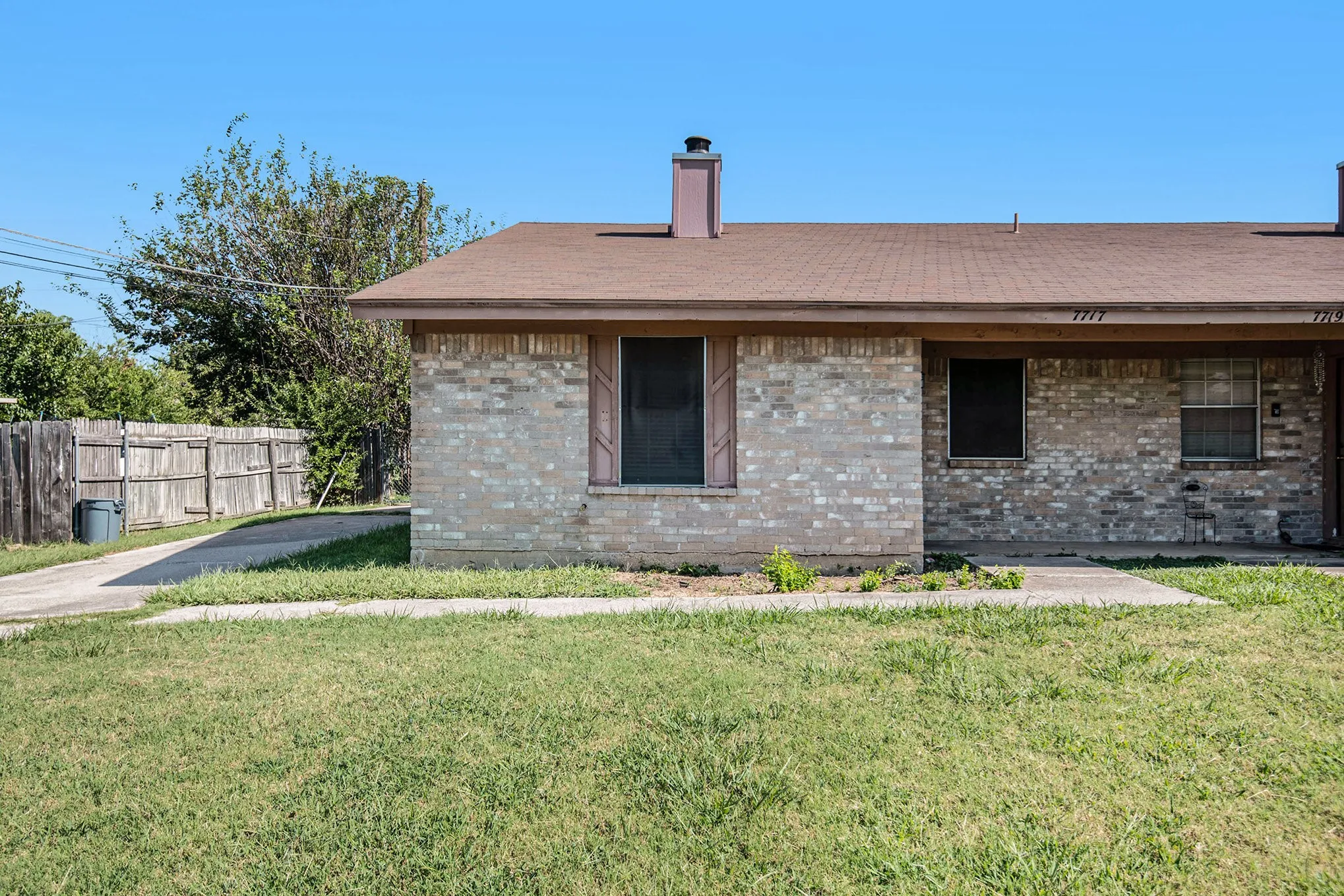 Duplex For Rent in Tarrant County , 7717 Westcliff Street, North Richland Hills, Texas 76182, 2 Bedroom, 2 Bathroom, Garage spaces, 1,077 Sqft, built in 1984, mls#21375820, Real Estate Agent in North Richland Hills, Homes For Rent in Tarrant county, Homes For Rent in North Richland Hills, Realtor in North Richland Hills Texas, Real Estate Brokerage Independent Realty Texas, Luminita Cordes Realtor