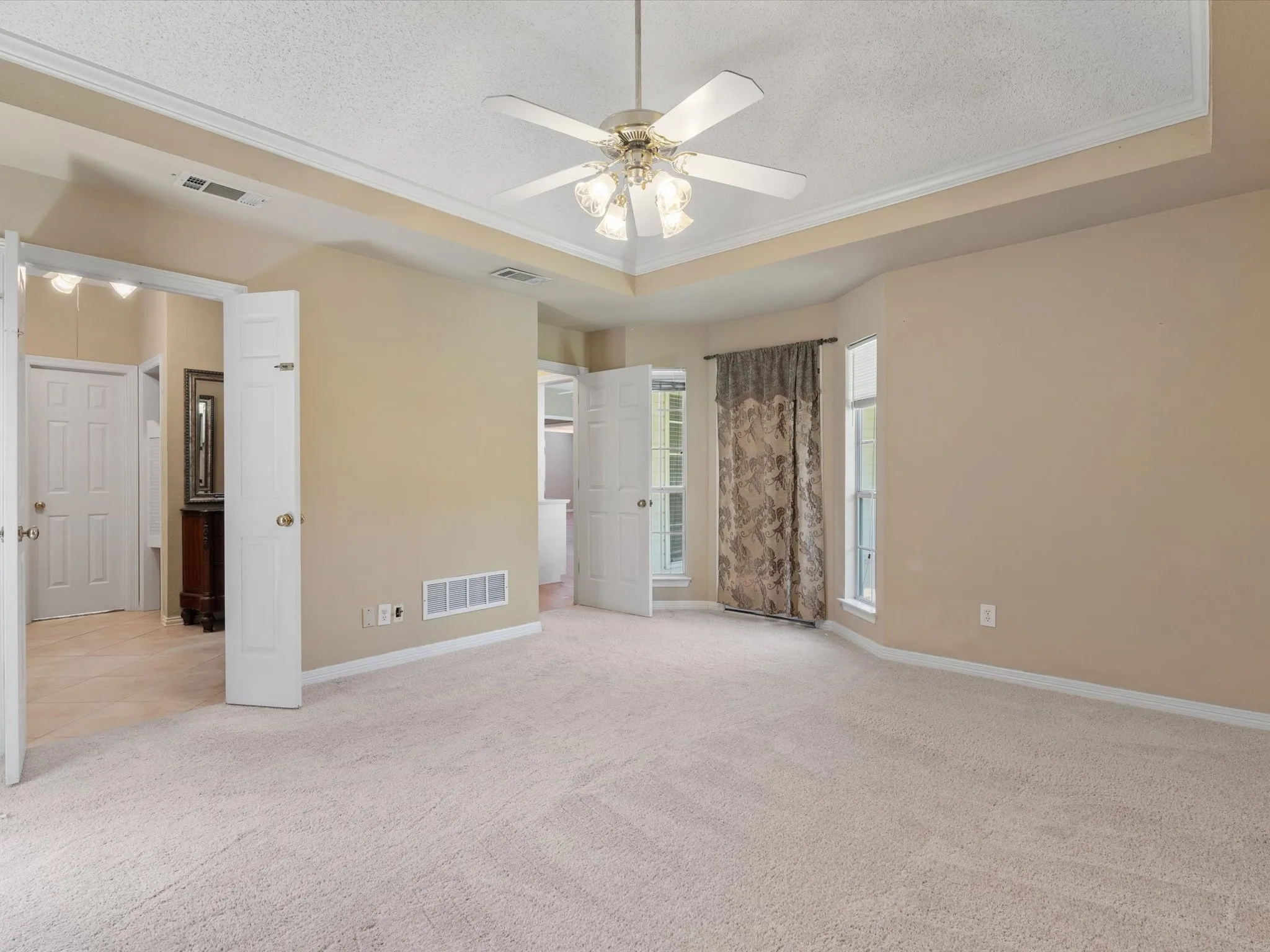 Single Family Residence For Rent in Collin County , 1404 Land Drive, Plano, Texas 75093, 4 Bedroom, 3 Bathroom, 2 Garage spaces, 2,401 Sqft, built in 1990, mls#21375557, Real Estate Agent in Plano, Homes For Rent in Collin county, Homes For Rent in Plano, Realtor in Plano Texas, Real Estate Brokerage Independent Realty Texas, Luminita Cordes Realtor