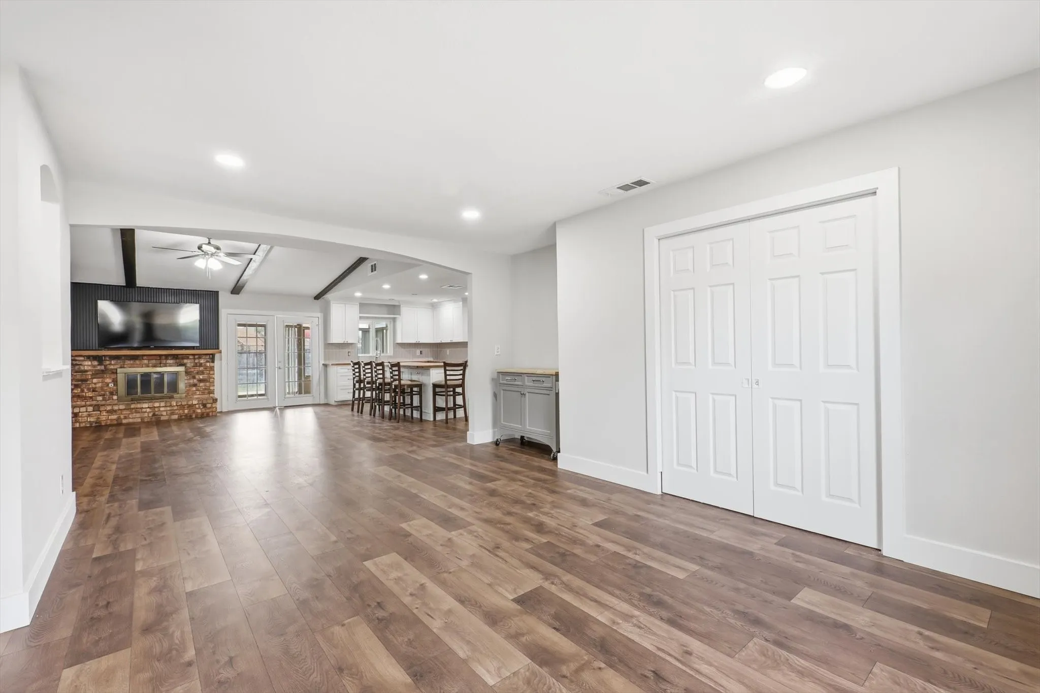 Single Family Residence For Sale in Dallas County , 3304 Bellingham Court, Dallas, Texas 75228, 4 Bedroom, 2 Bathroom, 2 Garage spaces, 2,301 Sqft, built in 1977, mls#21374801, Real Estate Agent in Dallas, Homes For Sale in Dallas county, Homes For Sale in Dallas, Realtor in Dallas Texas, Real Estate Brokerage Independent Realty Texas, Luminita Cordes Realtor