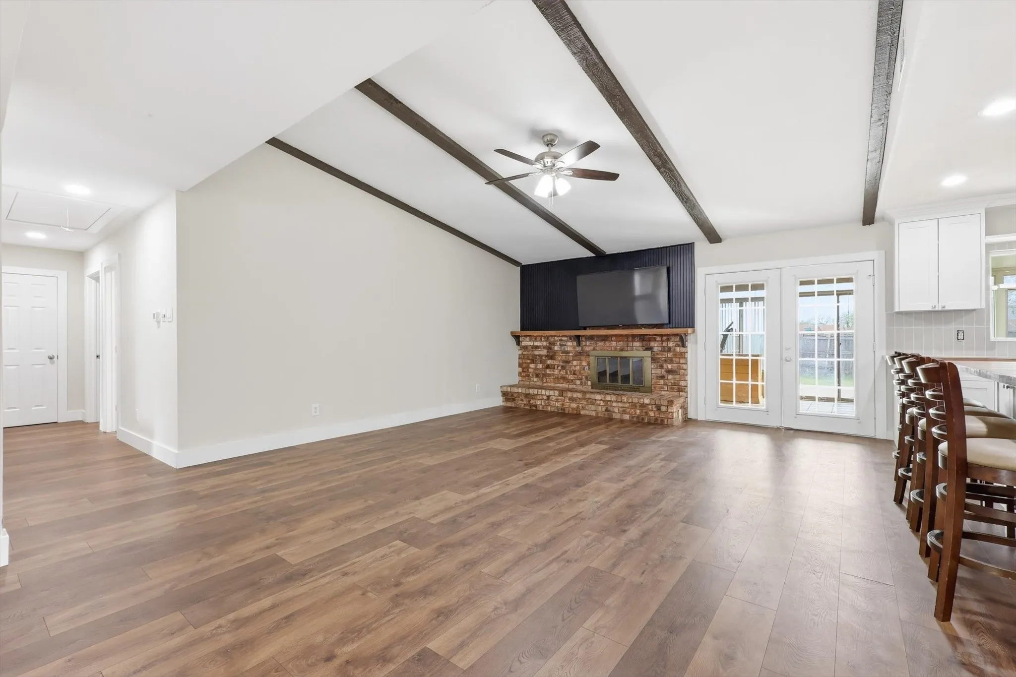 Single Family Residence For Sale in Dallas County , 3304 Bellingham Court, Dallas, Texas 75228, 4 Bedroom, 2 Bathroom, 2 Garage spaces, 2,301 Sqft, built in 1977, mls#21374801, Real Estate Agent in Dallas, Homes For Sale in Dallas county, Homes For Sale in Dallas, Realtor in Dallas Texas, Real Estate Brokerage Independent Realty Texas, Luminita Cordes Realtor