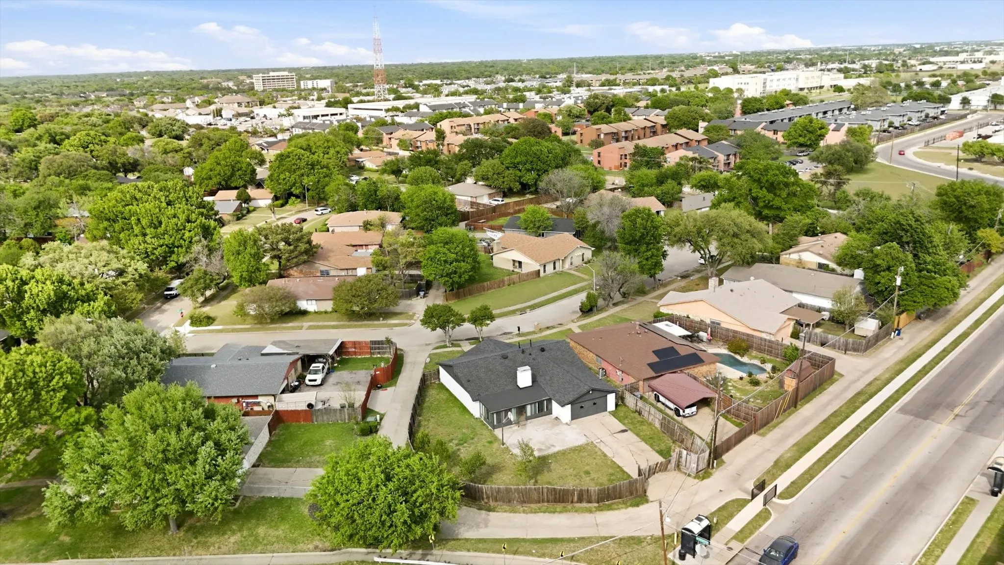 Single Family Residence For Sale in Dallas County , 3304 Bellingham Court, Dallas, Texas 75228, 4 Bedroom, 2 Bathroom, 2 Garage spaces, 2,301 Sqft, built in 1977, mls#21374801, Real Estate Agent in Dallas, Homes For Sale in Dallas county, Homes For Sale in Dallas, Realtor in Dallas Texas, Real Estate Brokerage Independent Realty Texas, Luminita Cordes Realtor