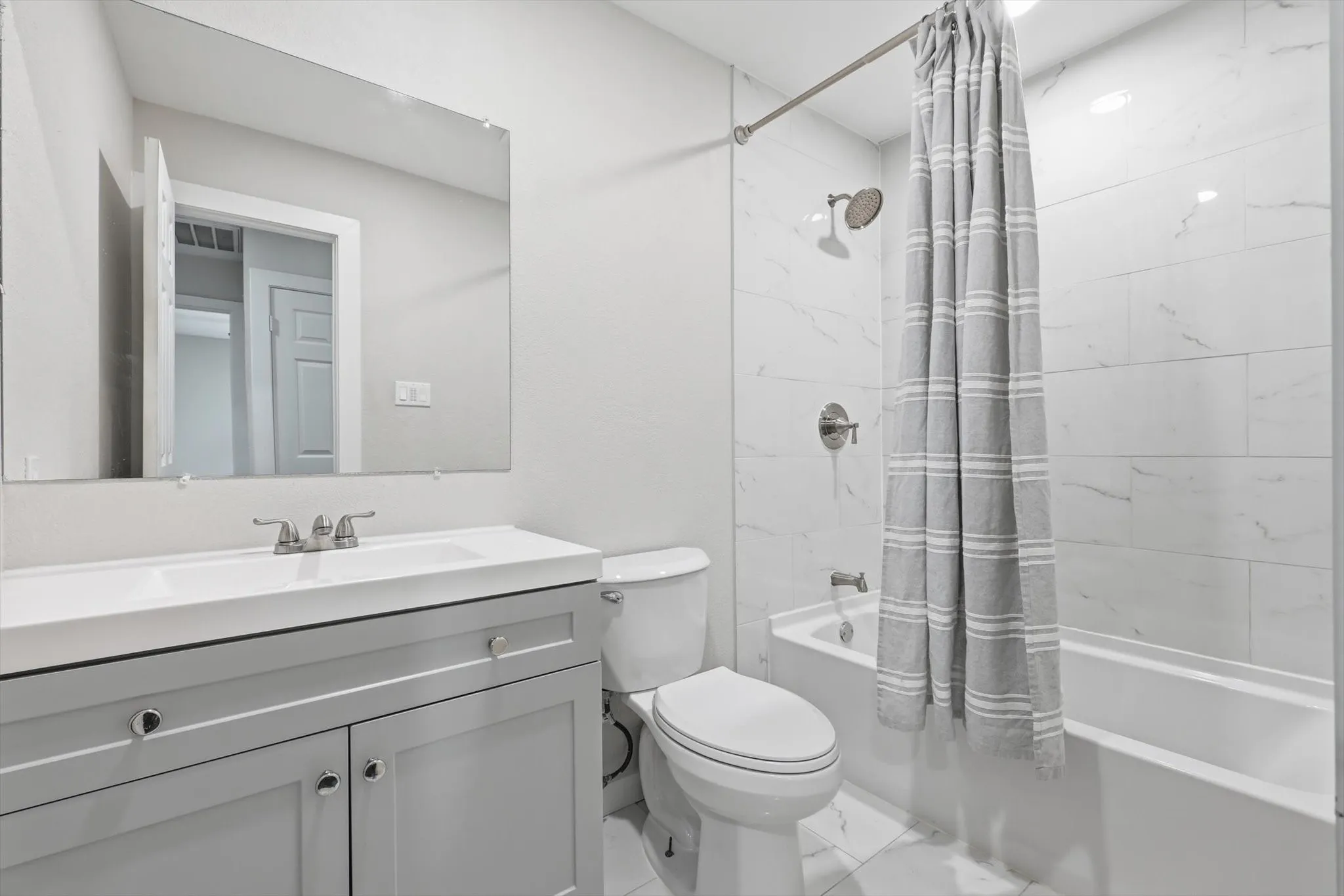 Single Family Residence For Sale in Dallas County , 3304 Bellingham Court, Dallas, Texas 75228, 4 Bedroom, 2 Bathroom, 2 Garage spaces, 2,301 Sqft, built in 1977, mls#21374801, Real Estate Agent in Dallas, Homes For Sale in Dallas county, Homes For Sale in Dallas, Realtor in Dallas Texas, Real Estate Brokerage Independent Realty Texas, Luminita Cordes Realtor