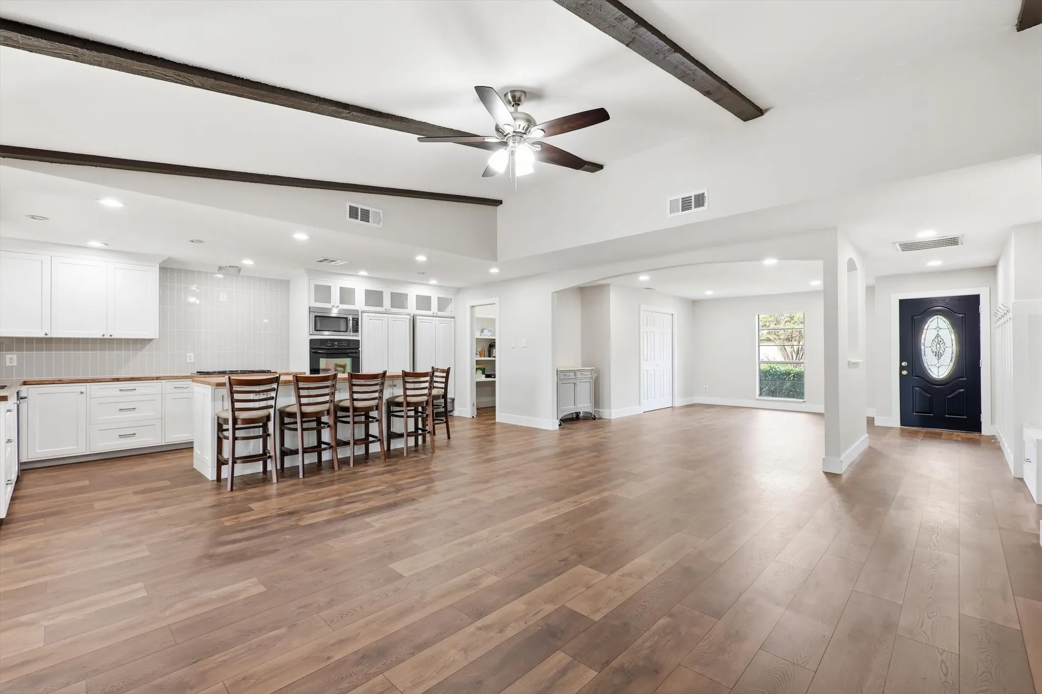 Single Family Residence For Sale in Dallas County , 3304 Bellingham Court, Dallas, Texas 75228, 4 Bedroom, 2 Bathroom, 2 Garage spaces, 2,301 Sqft, built in 1977, mls#21374801, Real Estate Agent in Dallas, Homes For Sale in Dallas county, Homes For Sale in Dallas, Realtor in Dallas Texas, Real Estate Brokerage Independent Realty Texas, Luminita Cordes Realtor