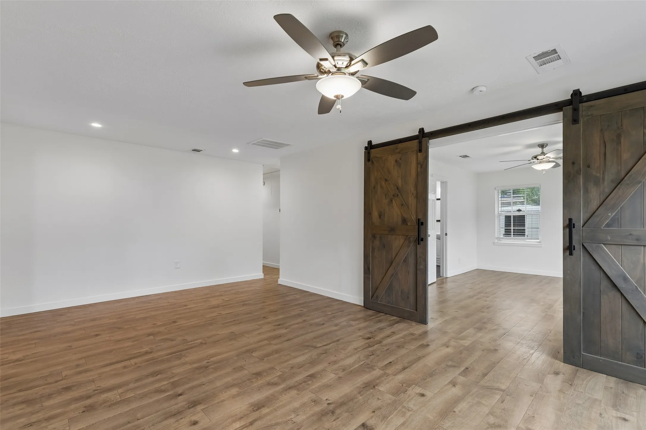 Single Family Residence For Rent in Dallas County , 2519 Maverick Avenue, Dallas, Texas 75228, 3 Bedroom, 3 Bathroom, Garage spaces, 1,872 Sqft, built in 1955, mls#21376270, Real Estate Agent in Dallas, Homes For Rent in Dallas county, Homes For Rent in Dallas, Realtor in Dallas Texas, Real Estate Brokerage Independent Realty Texas, Luminita Cordes Realtor
