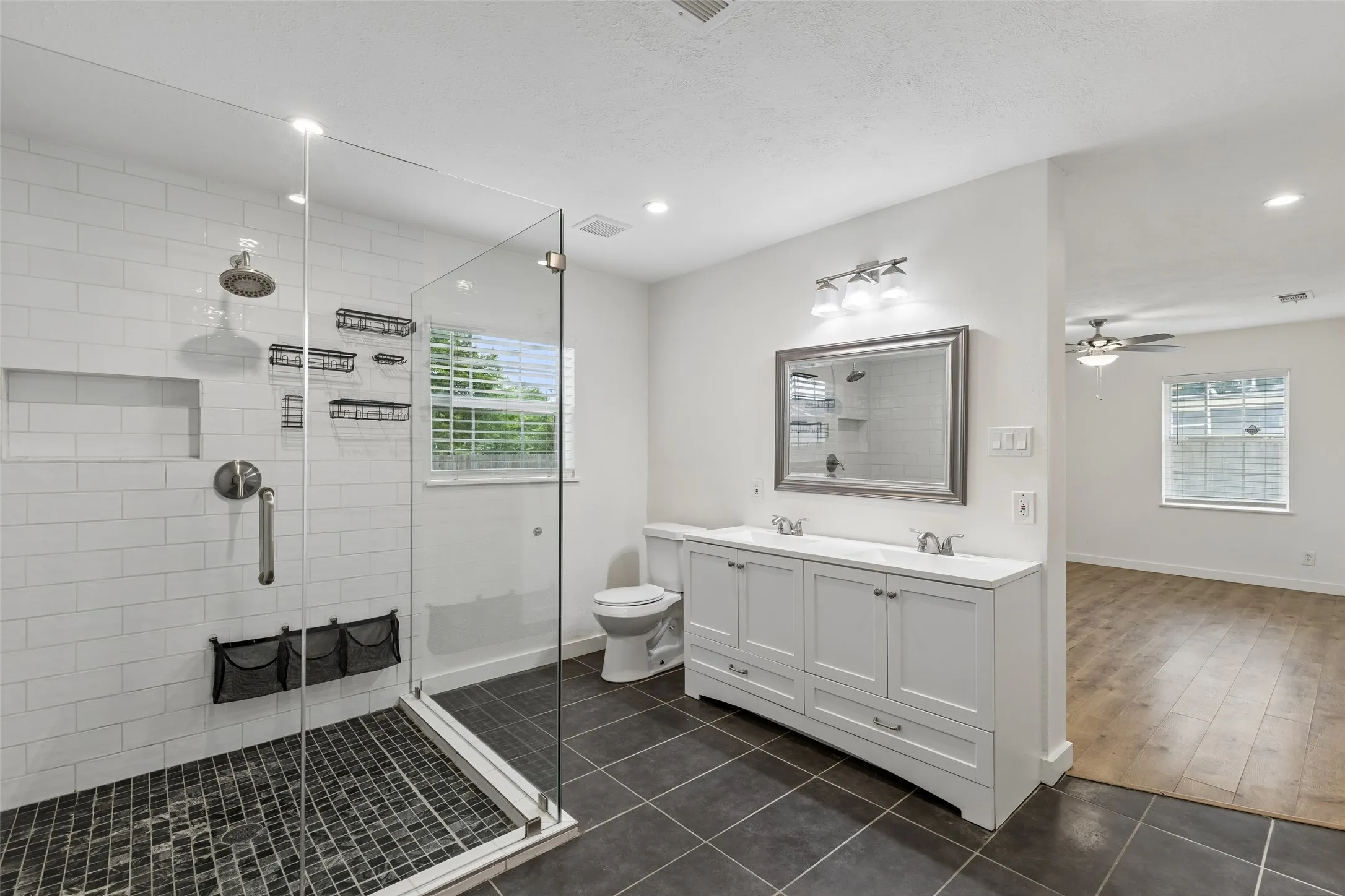 Single Family Residence For Rent in Dallas County , 2519 Maverick Avenue, Dallas, Texas 75228, 3 Bedroom, 3 Bathroom, Garage spaces, 1,872 Sqft, built in 1955, mls#21376270, Real Estate Agent in Dallas, Homes For Rent in Dallas county, Homes For Rent in Dallas, Realtor in Dallas Texas, Real Estate Brokerage Independent Realty Texas, Luminita Cordes Realtor