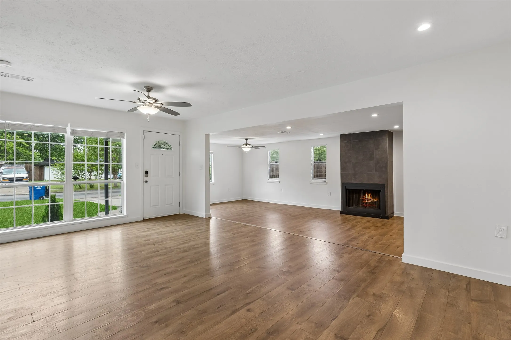 Single Family Residence For Rent in Dallas County , 2519 Maverick Avenue, Dallas, Texas 75228, 3 Bedroom, 3 Bathroom, Garage spaces, 1,872 Sqft, built in 1955, mls#21376270, Real Estate Agent in Dallas, Homes For Rent in Dallas county, Homes For Rent in Dallas, Realtor in Dallas Texas, Real Estate Brokerage Independent Realty Texas, Luminita Cordes Realtor