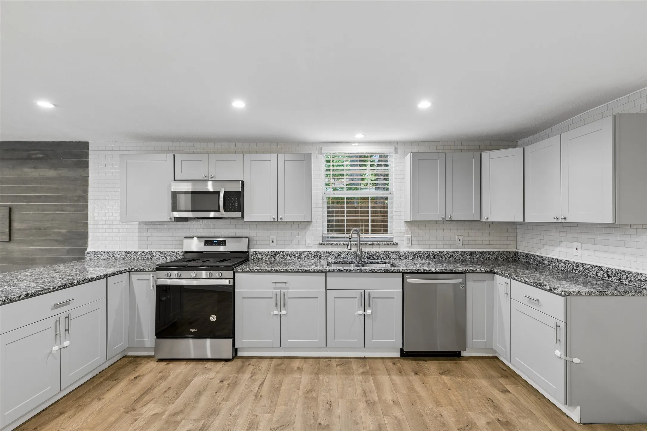 Single Family Residence For Rent in Dallas County , 2519 Maverick Avenue, Dallas, Texas 75228, 3 Bedroom, 3 Bathroom, Garage spaces, 1,872 Sqft, built in 1955, mls#21376270, Real Estate Agent in Dallas, Homes For Rent in Dallas county, Homes For Rent in Dallas, Realtor in Dallas Texas, Real Estate Brokerage Independent Realty Texas, Luminita Cordes Realtor