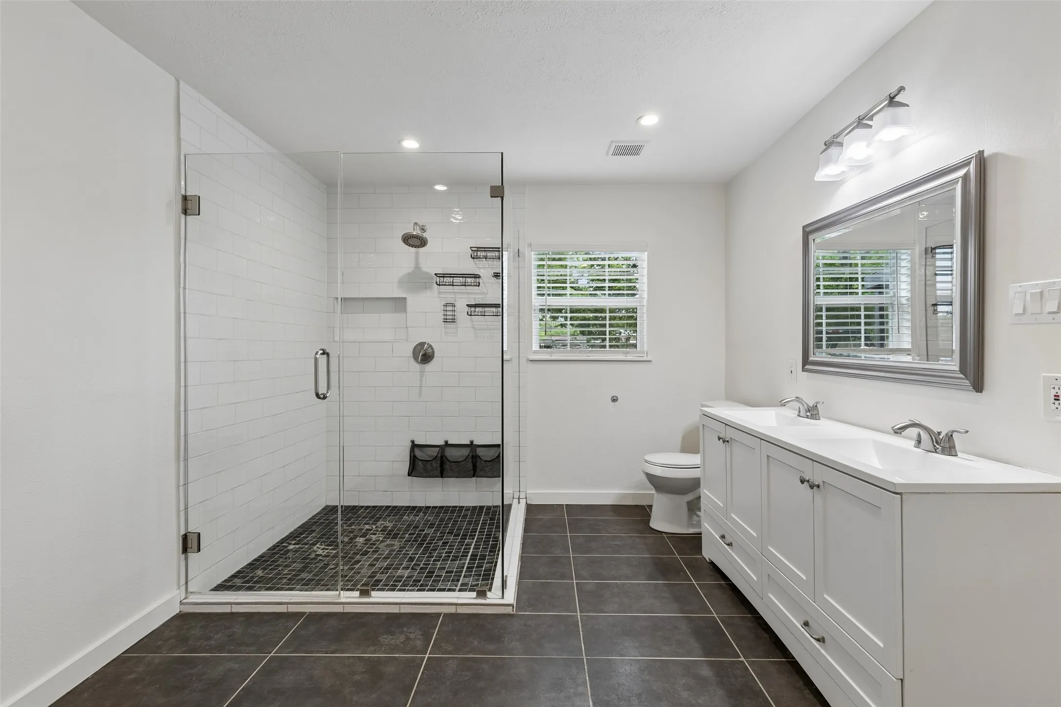Single Family Residence For Rent in Dallas County , 2519 Maverick Avenue, Dallas, Texas 75228, 3 Bedroom, 3 Bathroom, Garage spaces, 1,872 Sqft, built in 1955, mls#21376270, Real Estate Agent in Dallas, Homes For Rent in Dallas county, Homes For Rent in Dallas, Realtor in Dallas Texas, Real Estate Brokerage Independent Realty Texas, Luminita Cordes Realtor