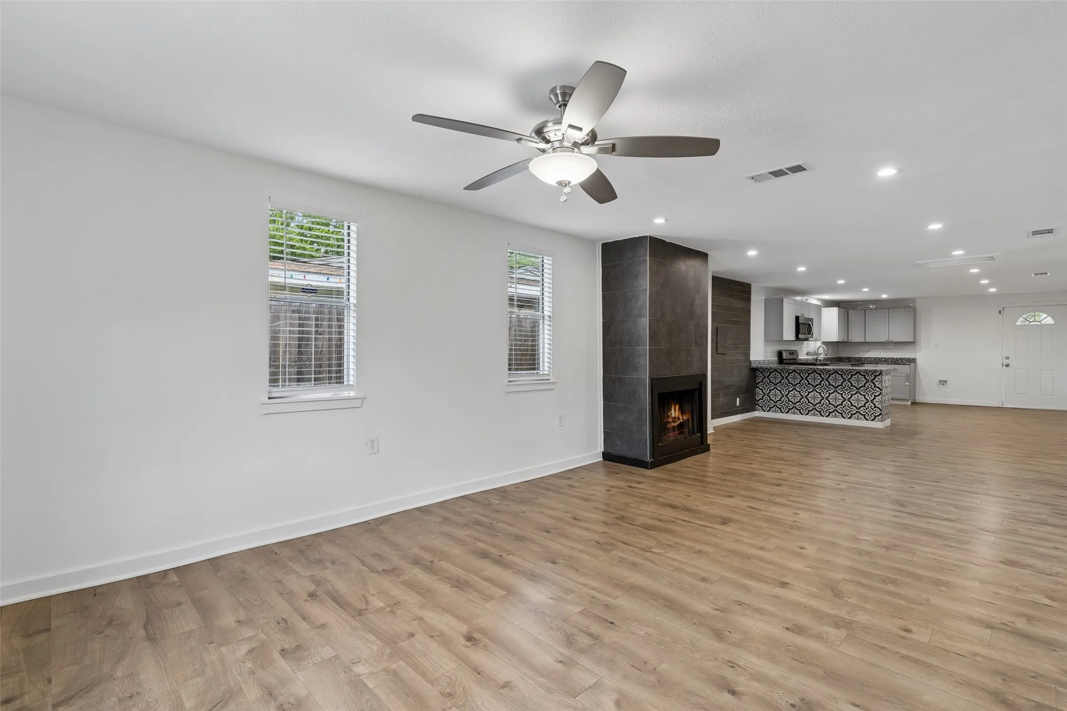 Single Family Residence For Rent in Dallas County , 2519 Maverick Avenue, Dallas, Texas 75228, 3 Bedroom, 3 Bathroom, Garage spaces, 1,872 Sqft, built in 1955, mls#21376270, Real Estate Agent in Dallas, Homes For Rent in Dallas county, Homes For Rent in Dallas, Realtor in Dallas Texas, Real Estate Brokerage Independent Realty Texas, Luminita Cordes Realtor