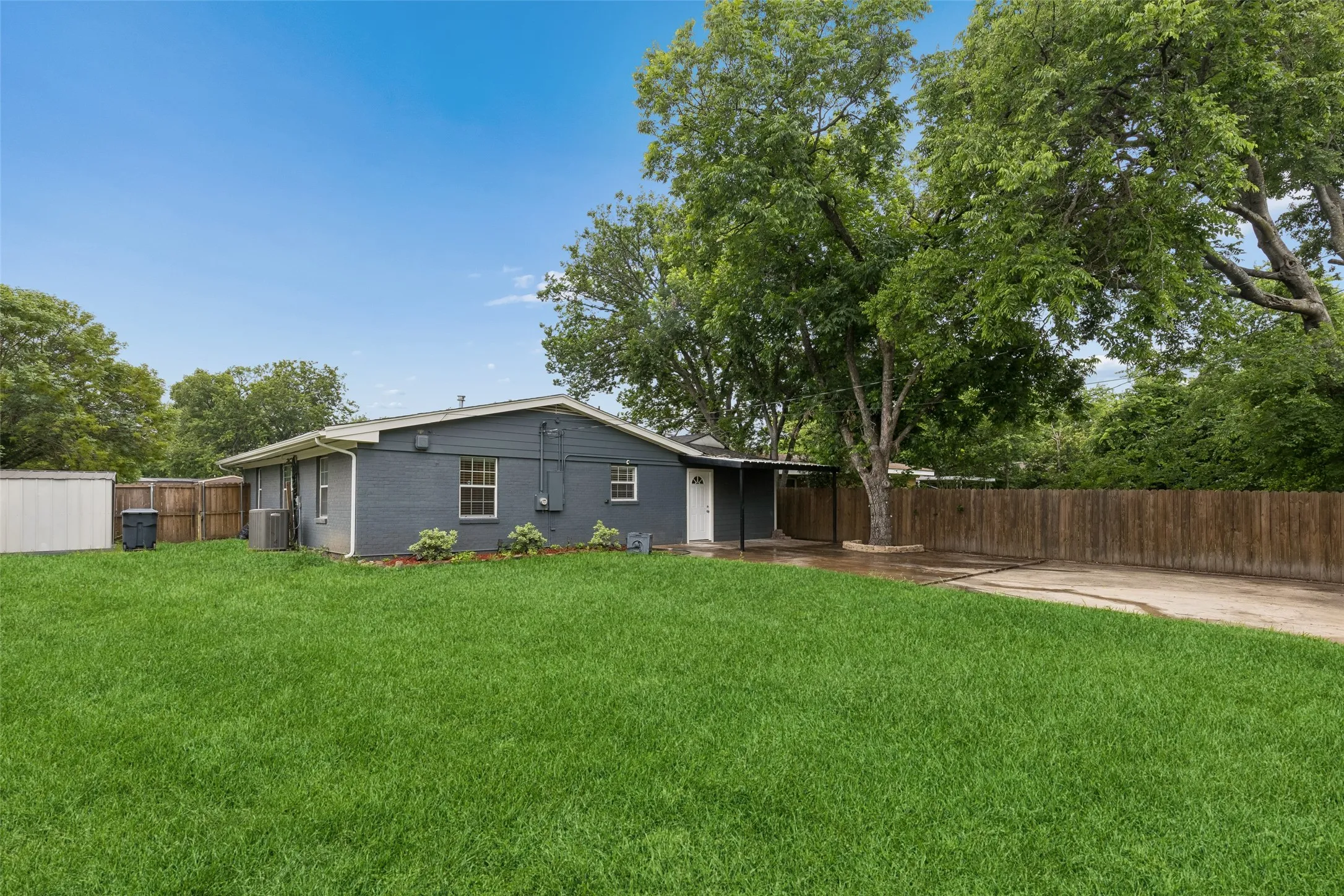 Single Family Residence For Rent in Dallas County , 2519 Maverick Avenue, Dallas, Texas 75228, 3 Bedroom, 3 Bathroom, Garage spaces, 1,872 Sqft, built in 1955, mls#21376270, Real Estate Agent in Dallas, Homes For Rent in Dallas county, Homes For Rent in Dallas, Realtor in Dallas Texas, Real Estate Brokerage Independent Realty Texas, Luminita Cordes Realtor