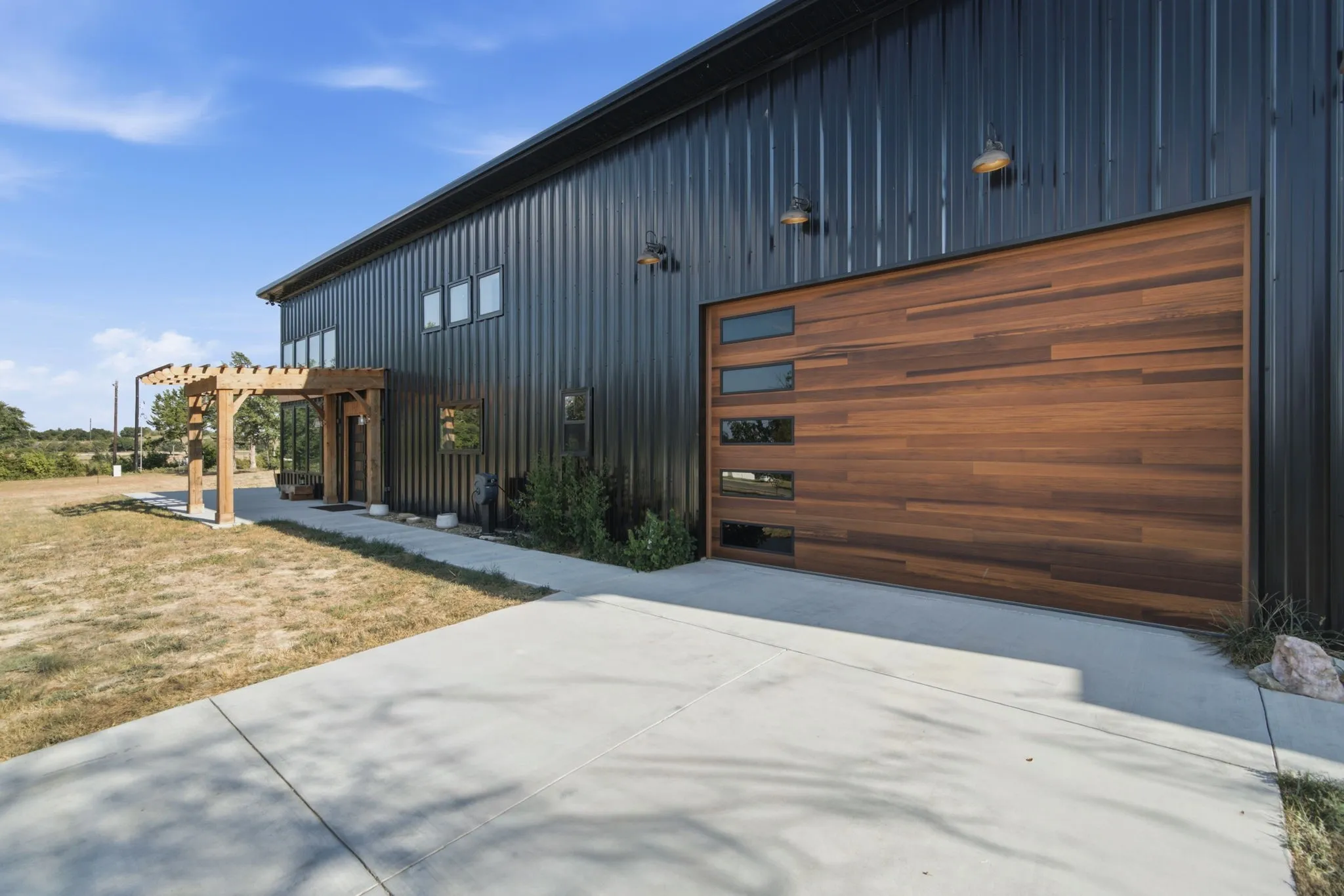 Single Family Residence For Sale in Parker County , 2430 N Cardinal Road, Reno, Texas 76020, 4 Bedroom, 3 Bathroom, 2 Garage spaces, 2,638 Sqft, built in 2024, mls#21367873, Real Estate Agent in Reno, Homes For Sale in Parker county, Homes For Sale in Reno, Realtor in Reno Texas, Real Estate Brokerage Independent Realty Texas, Luminita Cordes Realtor