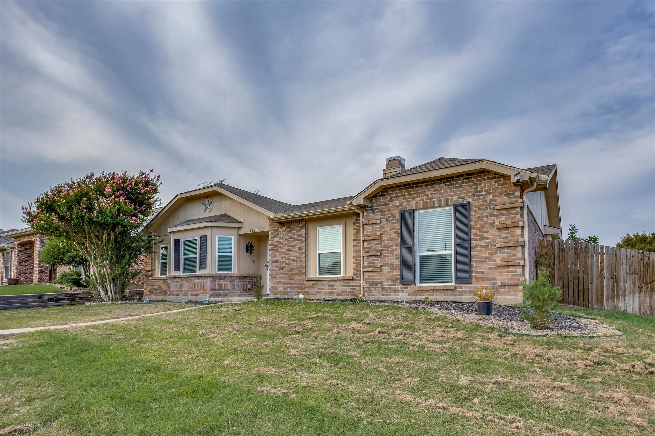 Single Family Residence For Rent in Denton County , 4520 Inman Drive, The Colony, Texas 75056, 3 Bedroom, 2 Bathroom, 2 Garage spaces, 1,810 Sqft, built in 1986, mls#21376416, Real Estate Agent in The Colony, Homes For Rent in Denton county, Homes For Rent in The Colony, Realtor in The Colony Texas, Real Estate Brokerage Independent Realty Texas, Luminita Cordes Realtor