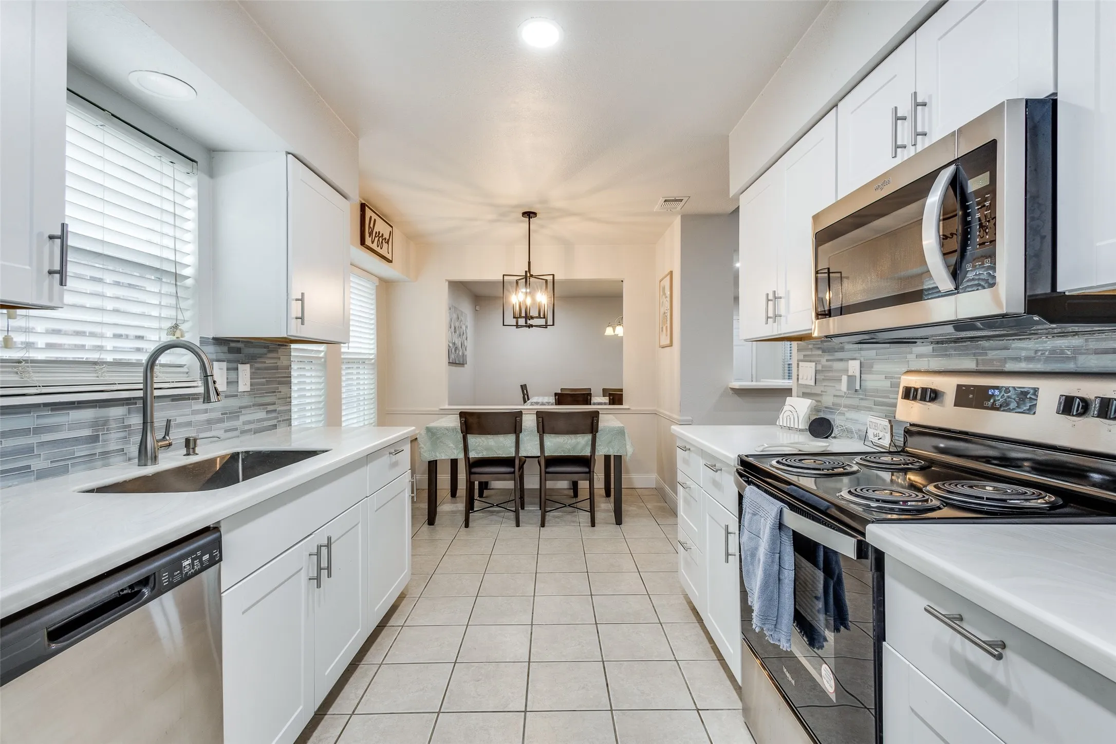 Single Family Residence For Rent in Denton County , 4520 Inman Drive, The Colony, Texas 75056, 3 Bedroom, 2 Bathroom, 2 Garage spaces, 1,810 Sqft, built in 1986, mls#21376416, Real Estate Agent in The Colony, Homes For Rent in Denton county, Homes For Rent in The Colony, Realtor in The Colony Texas, Real Estate Brokerage Independent Realty Texas, Luminita Cordes Realtor