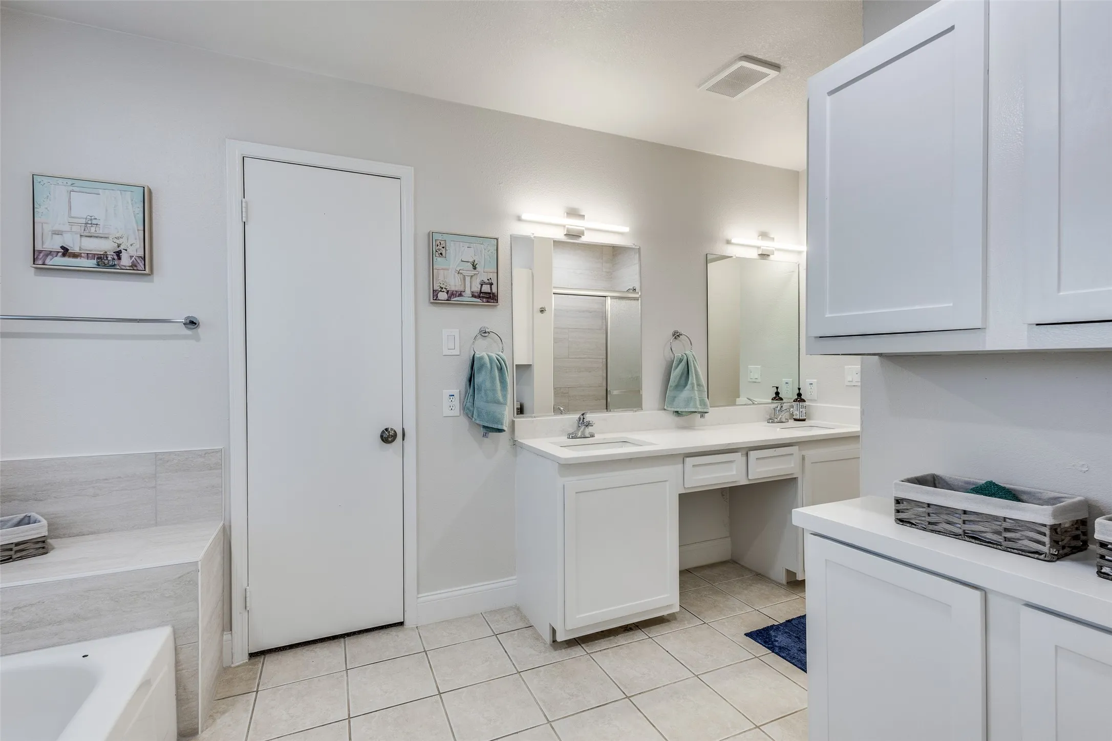 Single Family Residence For Rent in Denton County , 4520 Inman Drive, The Colony, Texas 75056, 3 Bedroom, 2 Bathroom, 2 Garage spaces, 1,810 Sqft, built in 1986, mls#21376416, Real Estate Agent in The Colony, Homes For Rent in Denton county, Homes For Rent in The Colony, Realtor in The Colony Texas, Real Estate Brokerage Independent Realty Texas, Luminita Cordes Realtor