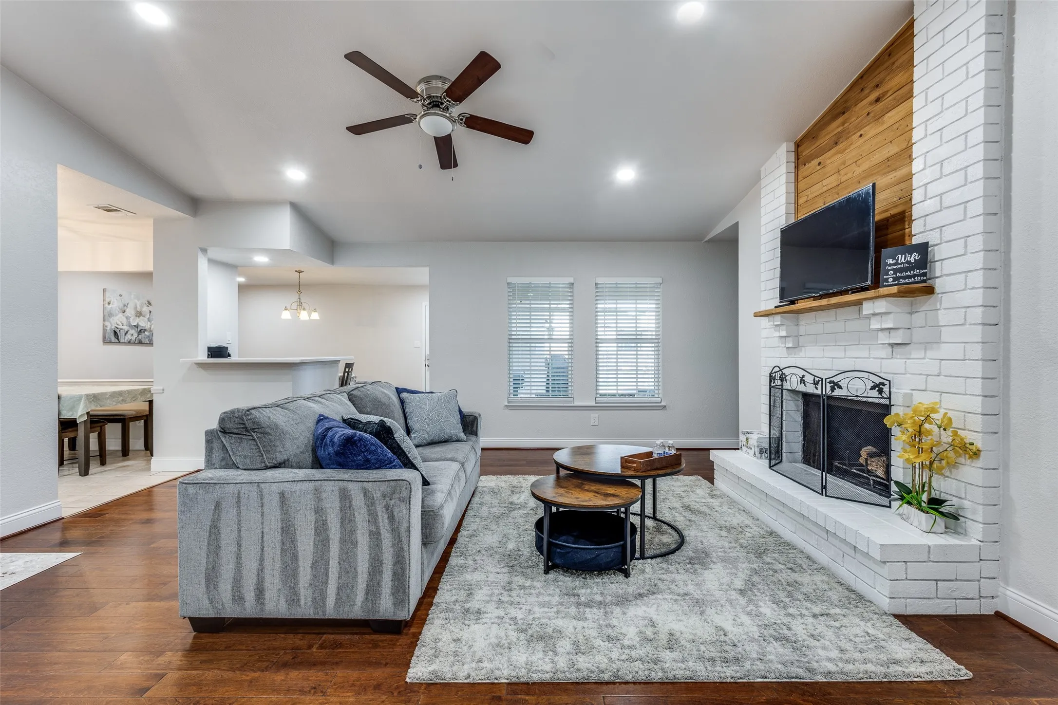 Single Family Residence For Rent in Denton County , 4520 Inman Drive, The Colony, Texas 75056, 3 Bedroom, 2 Bathroom, 2 Garage spaces, 1,810 Sqft, built in 1986, mls#21376416, Real Estate Agent in The Colony, Homes For Rent in Denton county, Homes For Rent in The Colony, Realtor in The Colony Texas, Real Estate Brokerage Independent Realty Texas, Luminita Cordes Realtor