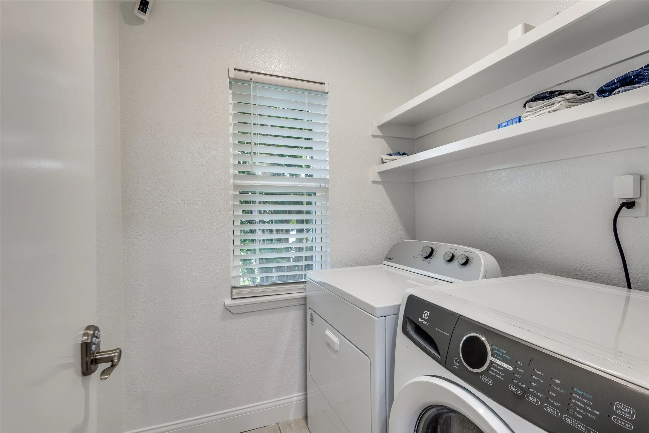 Single Family Residence For Rent in Denton County , 4520 Inman Drive, The Colony, Texas 75056, 3 Bedroom, 2 Bathroom, 2 Garage spaces, 1,810 Sqft, built in 1986, mls#21376416, Real Estate Agent in The Colony, Homes For Rent in Denton county, Homes For Rent in The Colony, Realtor in The Colony Texas, Real Estate Brokerage Independent Realty Texas, Luminita Cordes Realtor