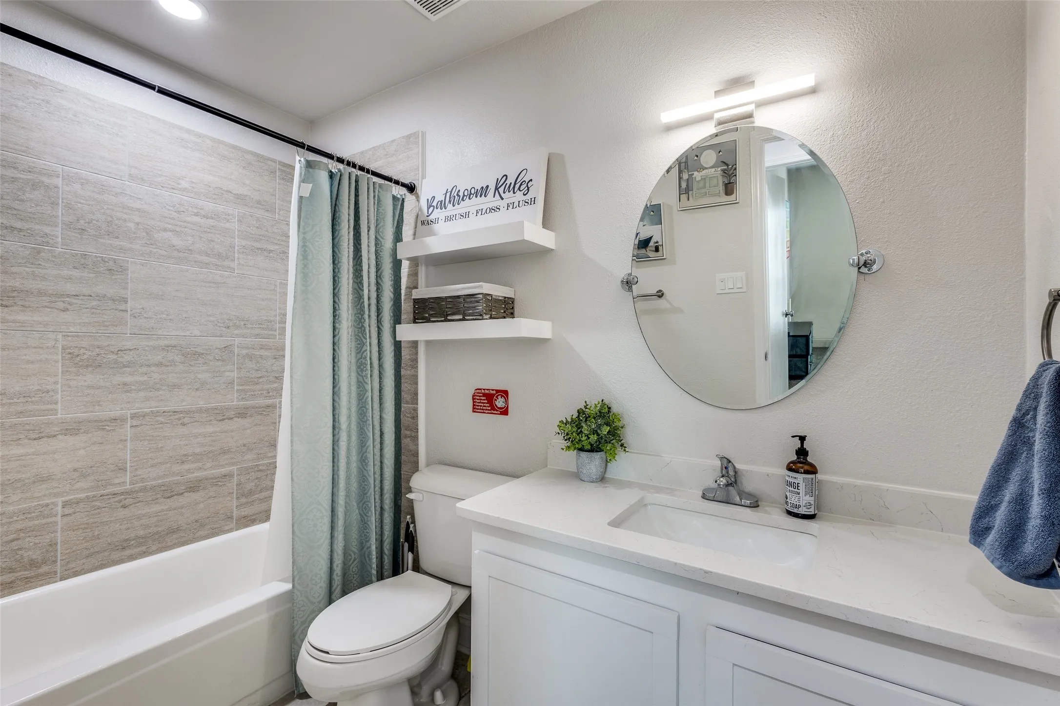 Single Family Residence For Rent in Denton County , 4520 Inman Drive, The Colony, Texas 75056, 3 Bedroom, 2 Bathroom, 2 Garage spaces, 1,810 Sqft, built in 1986, mls#21376416, Real Estate Agent in The Colony, Homes For Rent in Denton county, Homes For Rent in The Colony, Realtor in The Colony Texas, Real Estate Brokerage Independent Realty Texas, Luminita Cordes Realtor