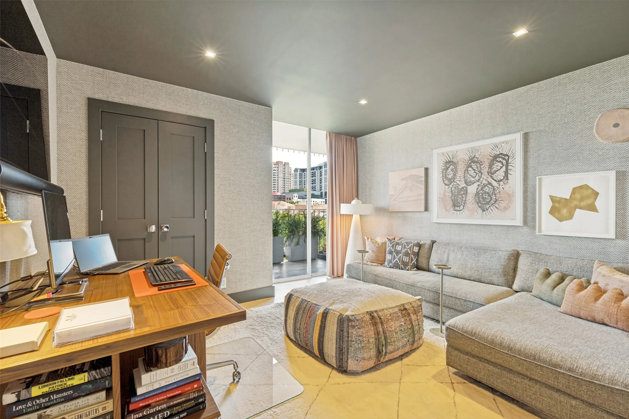 Condominium For Sale in Dallas County , 3310 Fairmount Street 9D, Dallas, Texas 75201, 2 Bedroom, 2 Bathroom, 2 Garage spaces, 2,293 Sqft, built in 1964, mls#21376374, Real Estate Agent in Dallas, Homes For Sale in Dallas county, Homes For Sale in Dallas, Realtor in Dallas Texas, Real Estate Brokerage Independent Realty Texas, Luminita Cordes Realtor
