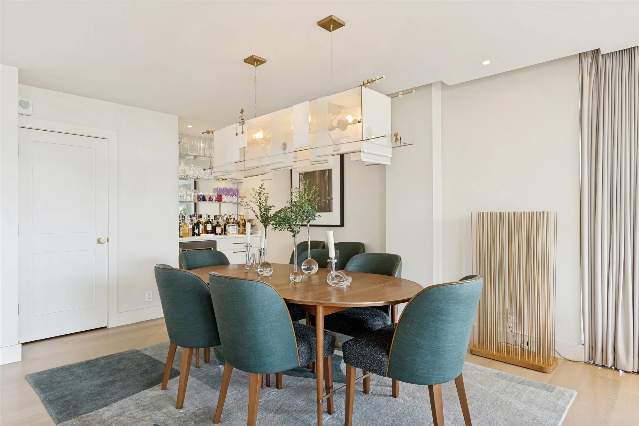 Condominium For Sale in Dallas County , 3310 Fairmount Street 9D, Dallas, Texas 75201, 2 Bedroom, 2 Bathroom, 2 Garage spaces, 2,293 Sqft, built in 1964, mls#21376374, Real Estate Agent in Dallas, Homes For Sale in Dallas county, Homes For Sale in Dallas, Realtor in Dallas Texas, Real Estate Brokerage Independent Realty Texas, Luminita Cordes Realtor