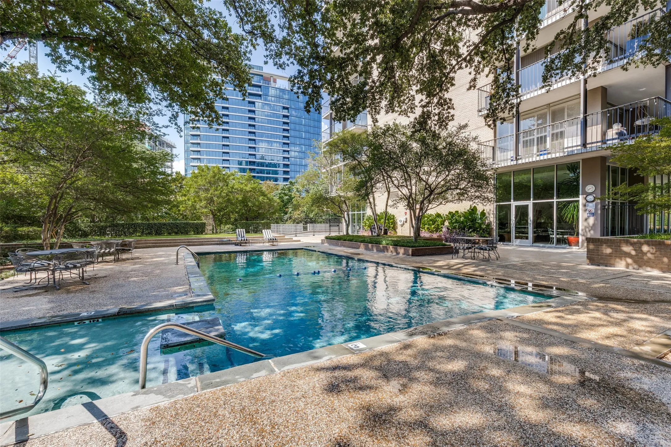 Condominium For Sale in Dallas County , 3310 Fairmount Street 9D, Dallas, Texas 75201, 2 Bedroom, 2 Bathroom, 2 Garage spaces, 2,293 Sqft, built in 1964, mls#21376374, Real Estate Agent in Dallas, Homes For Sale in Dallas county, Homes For Sale in Dallas, Realtor in Dallas Texas, Real Estate Brokerage Independent Realty Texas, Luminita Cordes Realtor
