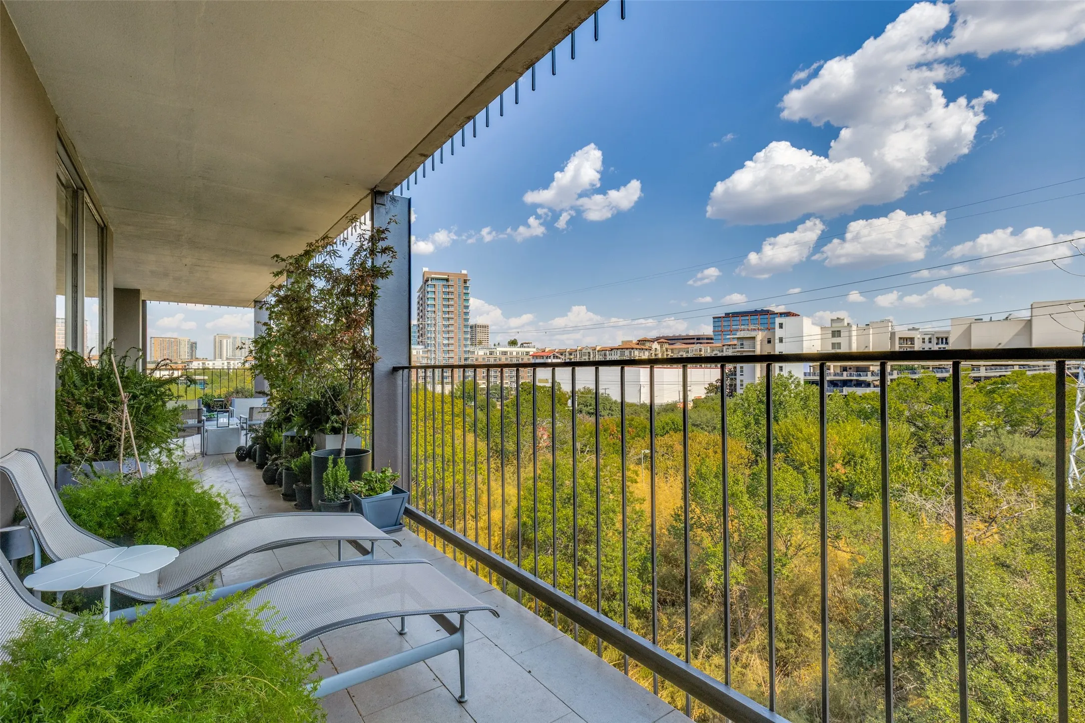 Condominium For Sale in Dallas County , 3310 Fairmount Street 9D, Dallas, Texas 75201, 2 Bedroom, 2 Bathroom, 2 Garage spaces, 2,293 Sqft, built in 1964, mls#21376374, Real Estate Agent in Dallas, Homes For Sale in Dallas county, Homes For Sale in Dallas, Realtor in Dallas Texas, Real Estate Brokerage Independent Realty Texas, Luminita Cordes Realtor