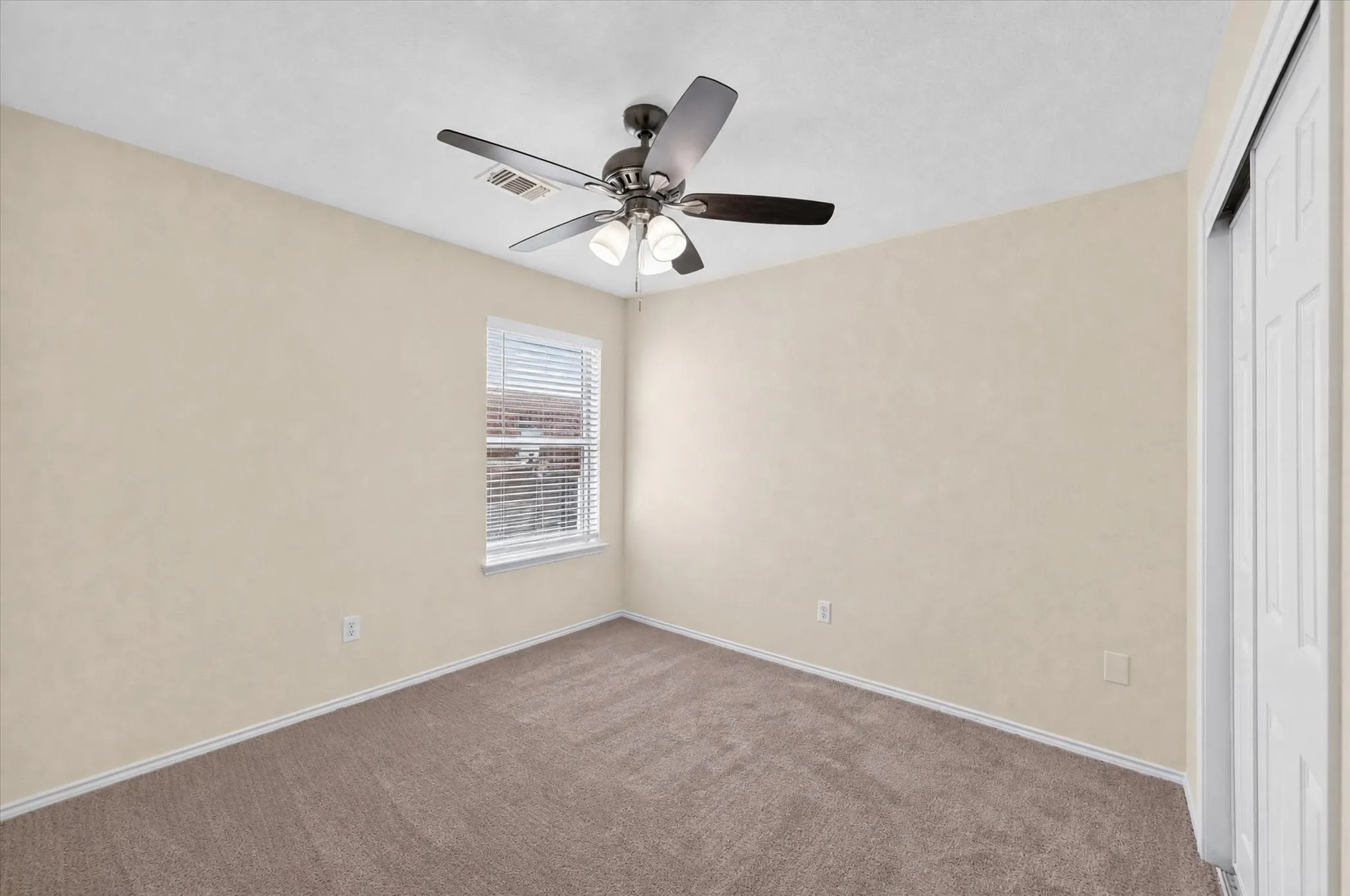 Single Family Residence For Sale in Johnson County , 1137 Darren Drive, Burleson, Texas 76028, 3 Bedroom, 2 Bathroom, 2 Garage spaces, 1,486 Sqft, built in 1999, mls#21376419, Real Estate Agent in Burleson, Homes For Sale in Johnson county, Homes For Sale in Burleson, Realtor in Burleson Texas, Real Estate Brokerage Independent Realty Texas, Luminita Cordes Realtor