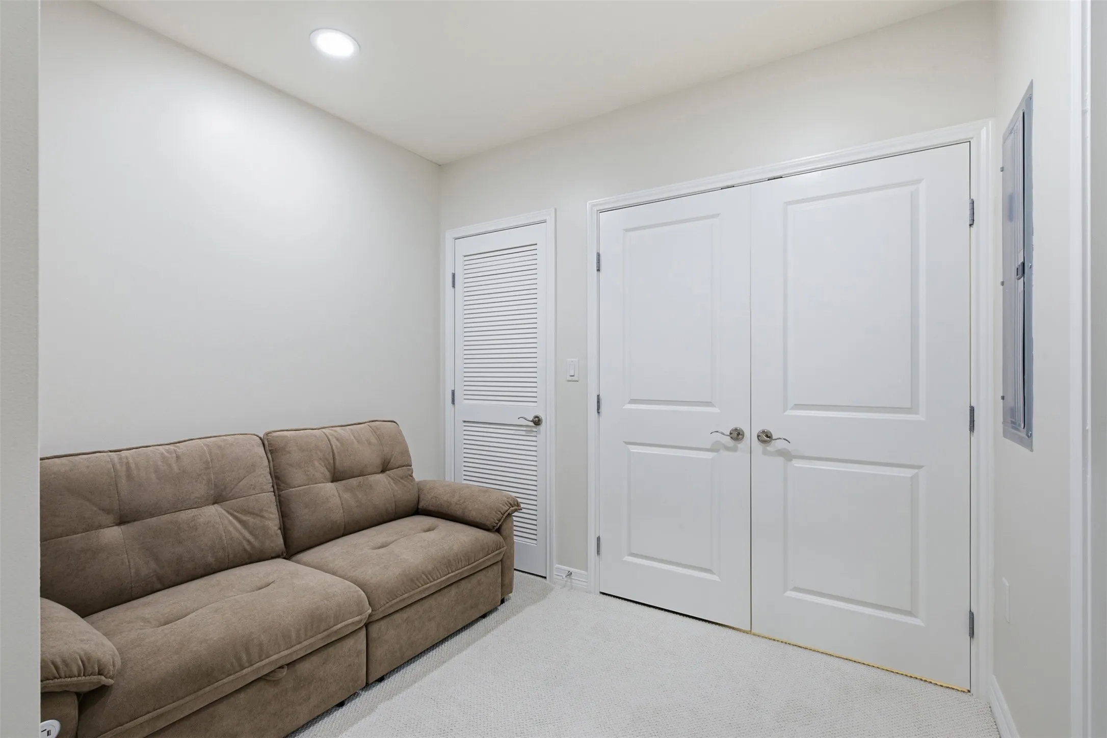 Condominium For Sale in Tarrant County , 500 Throckmorton Street 2111, Fort Worth, Texas 76102, 1 Bedroom, 2 Bathroom, 2 Garage spaces, 1,124 Sqft, built in 2005, mls#21376428, Real Estate Agent in Fort Worth, Homes For Sale in Tarrant county, Homes For Sale in Fort Worth, Realtor in Fort Worth Texas, Real Estate Brokerage Independent Realty Texas, Luminita Cordes Realtor